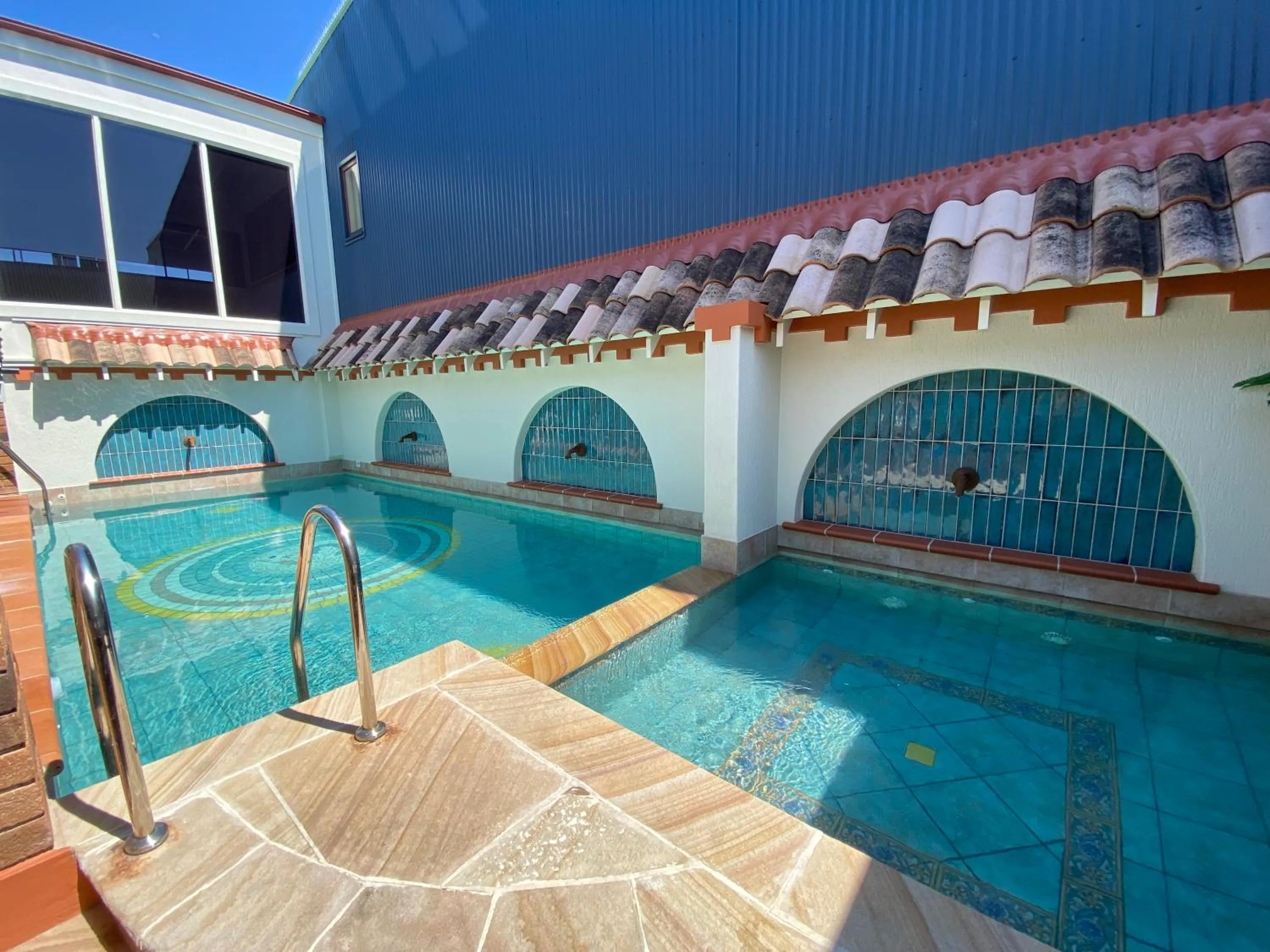 Swimming pool in Ettalong Beach Tourist Resort