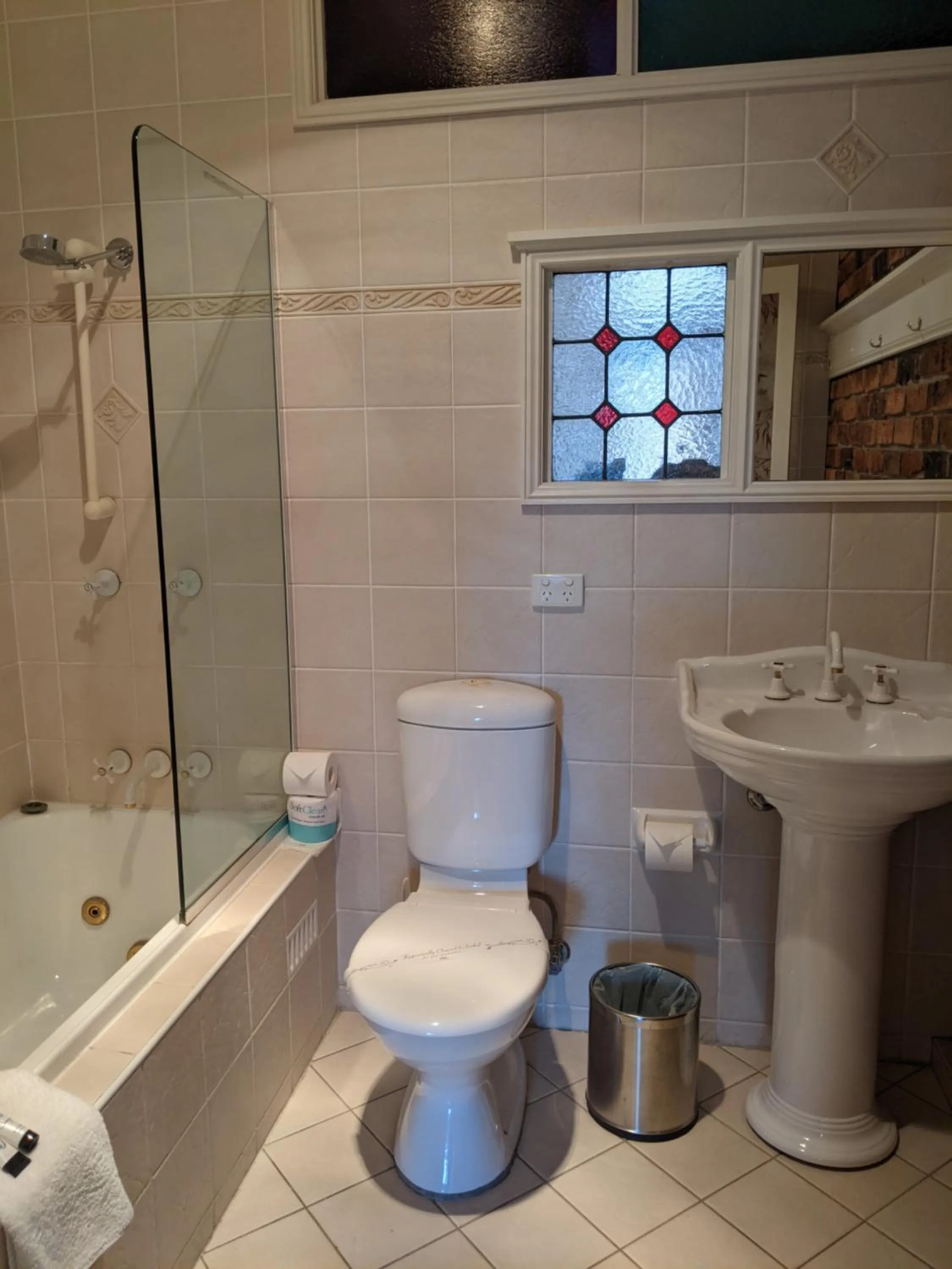 Bathroom in Ettalong Beach Tourist Resort