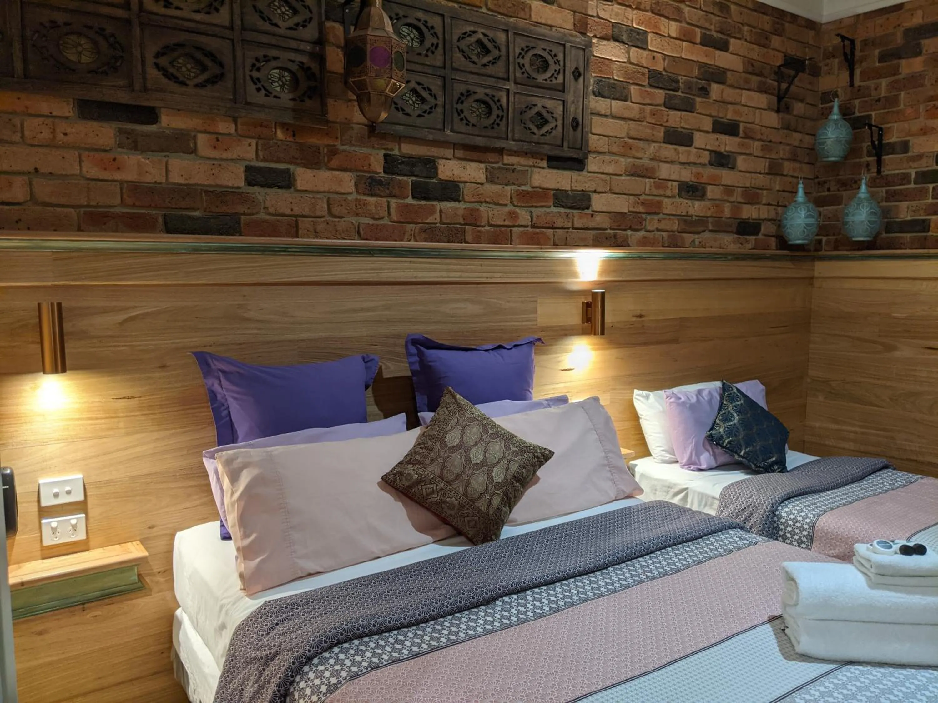 Bed in Ettalong Beach Tourist Resort