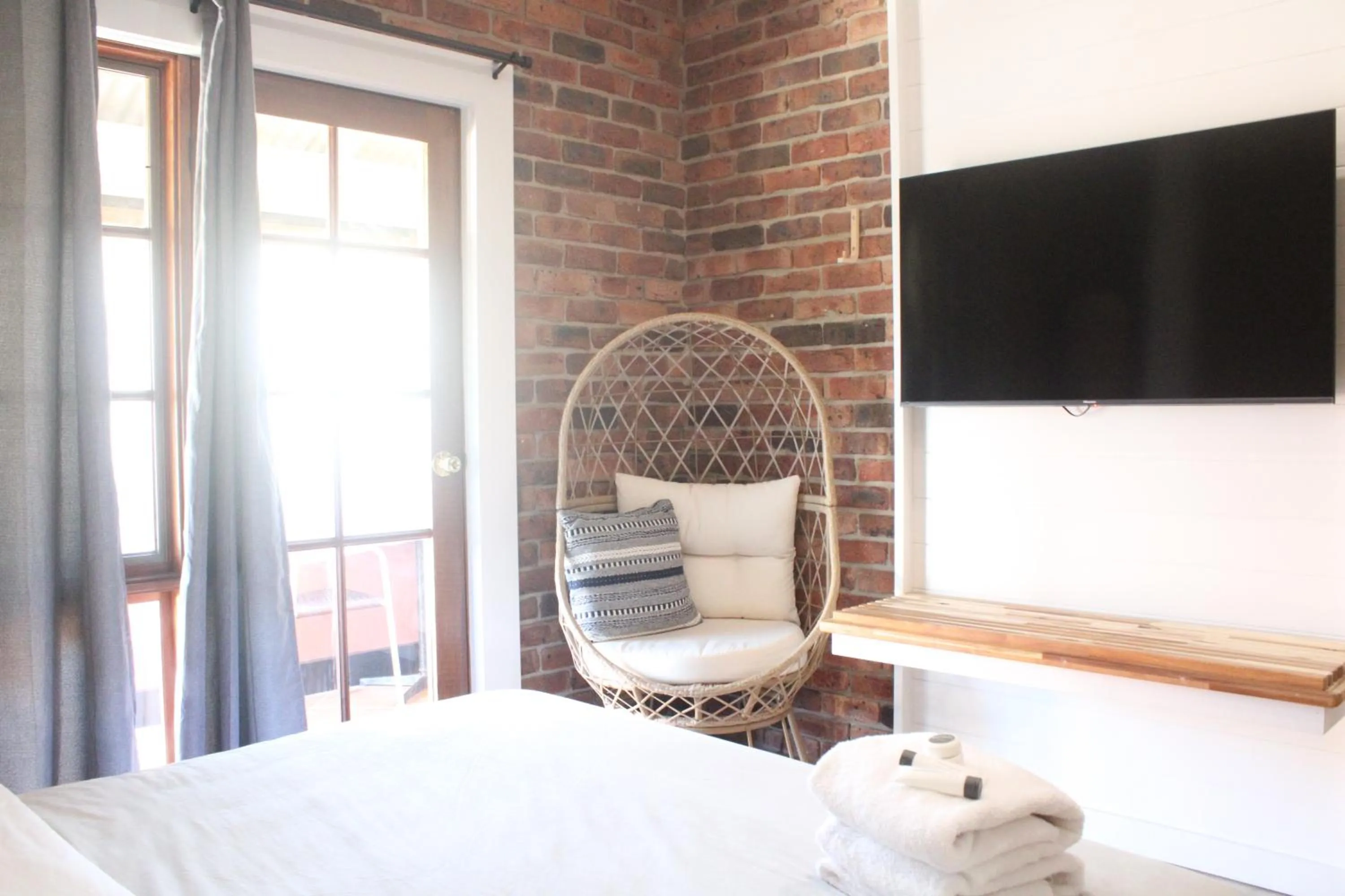 Bed in Ettalong Beach Tourist Resort