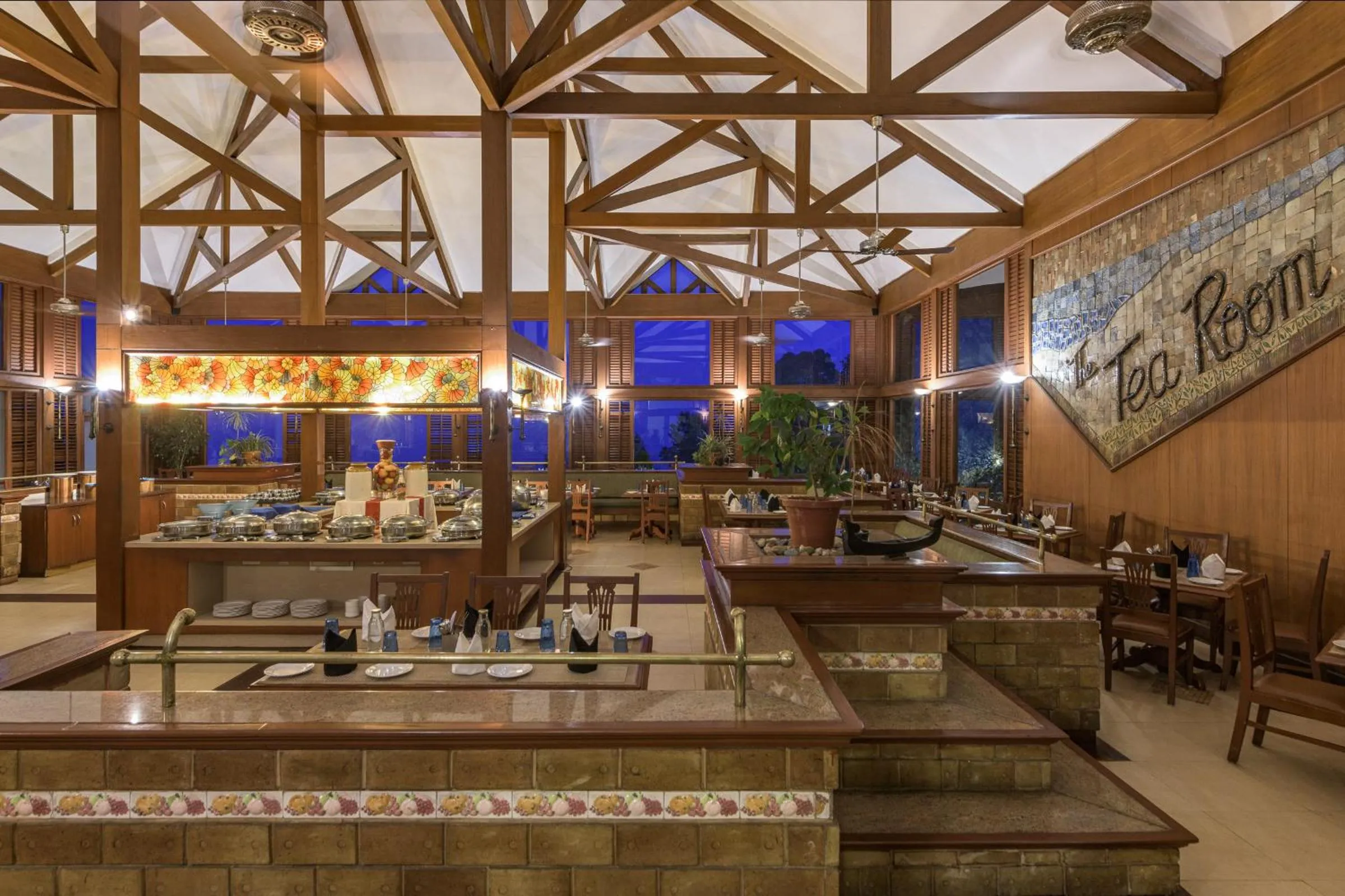 Restaurant/places to eat in Club Mahindra Lake View Munnar