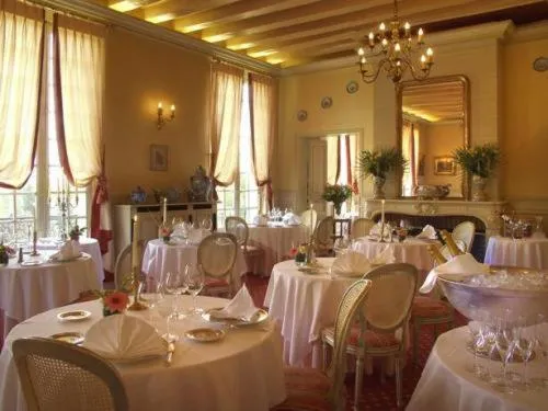 Restaurant/places to eat in Château de Beaulieu et Magnolia Spa, The Originals Relais