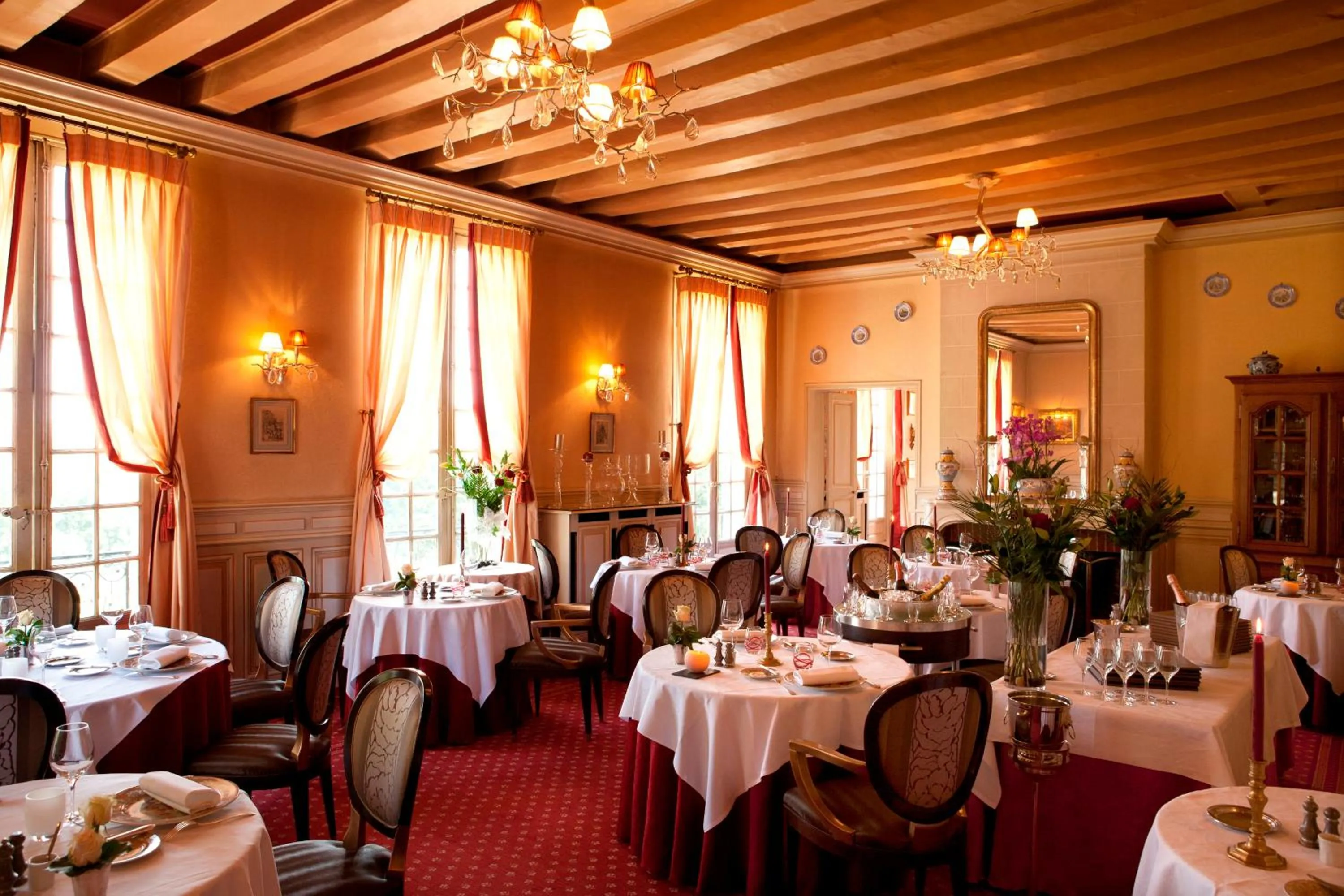 Restaurant/places to eat in Château de Beaulieu et Magnolia Spa, The Originals Relais