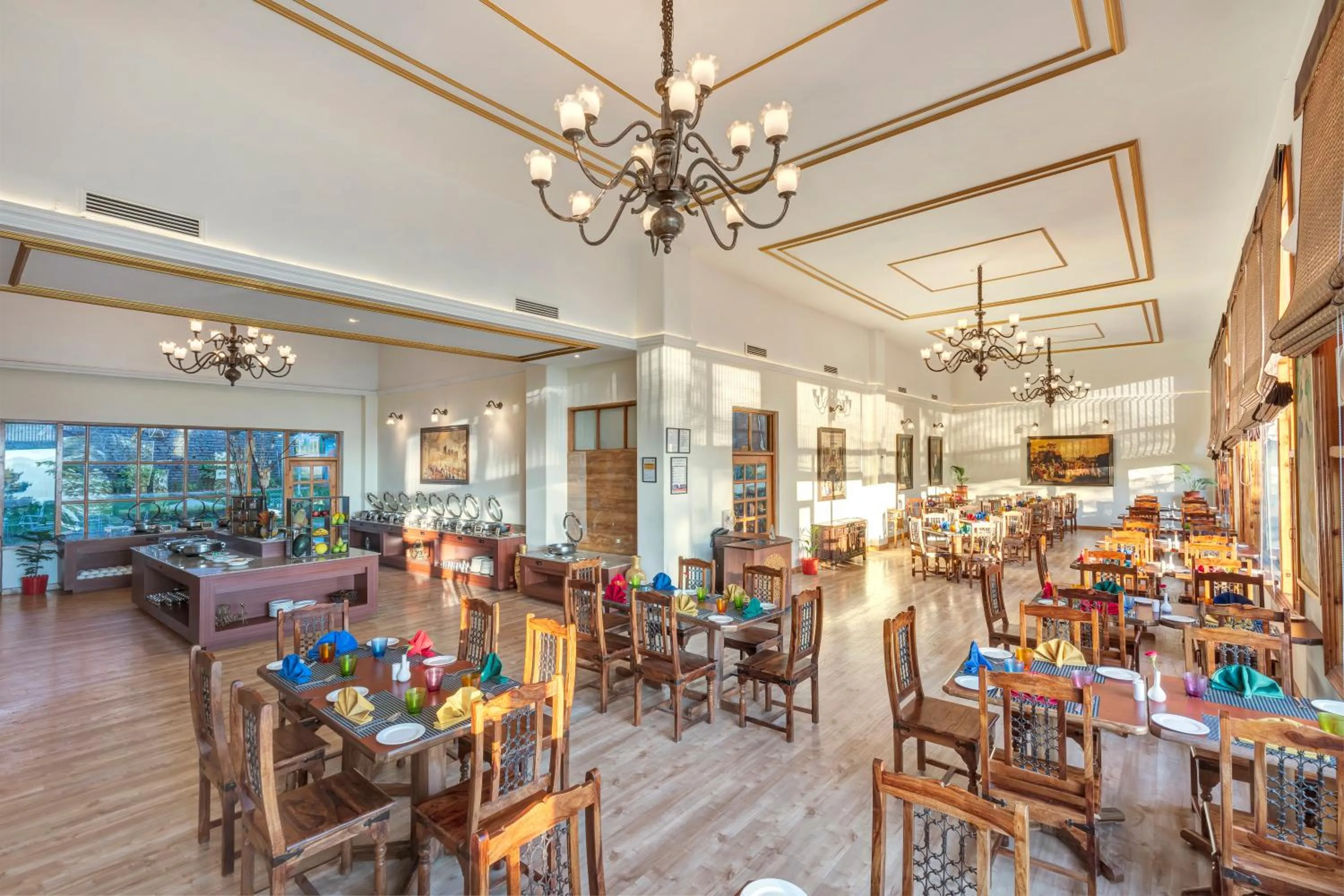 Restaurant/places to eat in Club Mahindra Mashobra