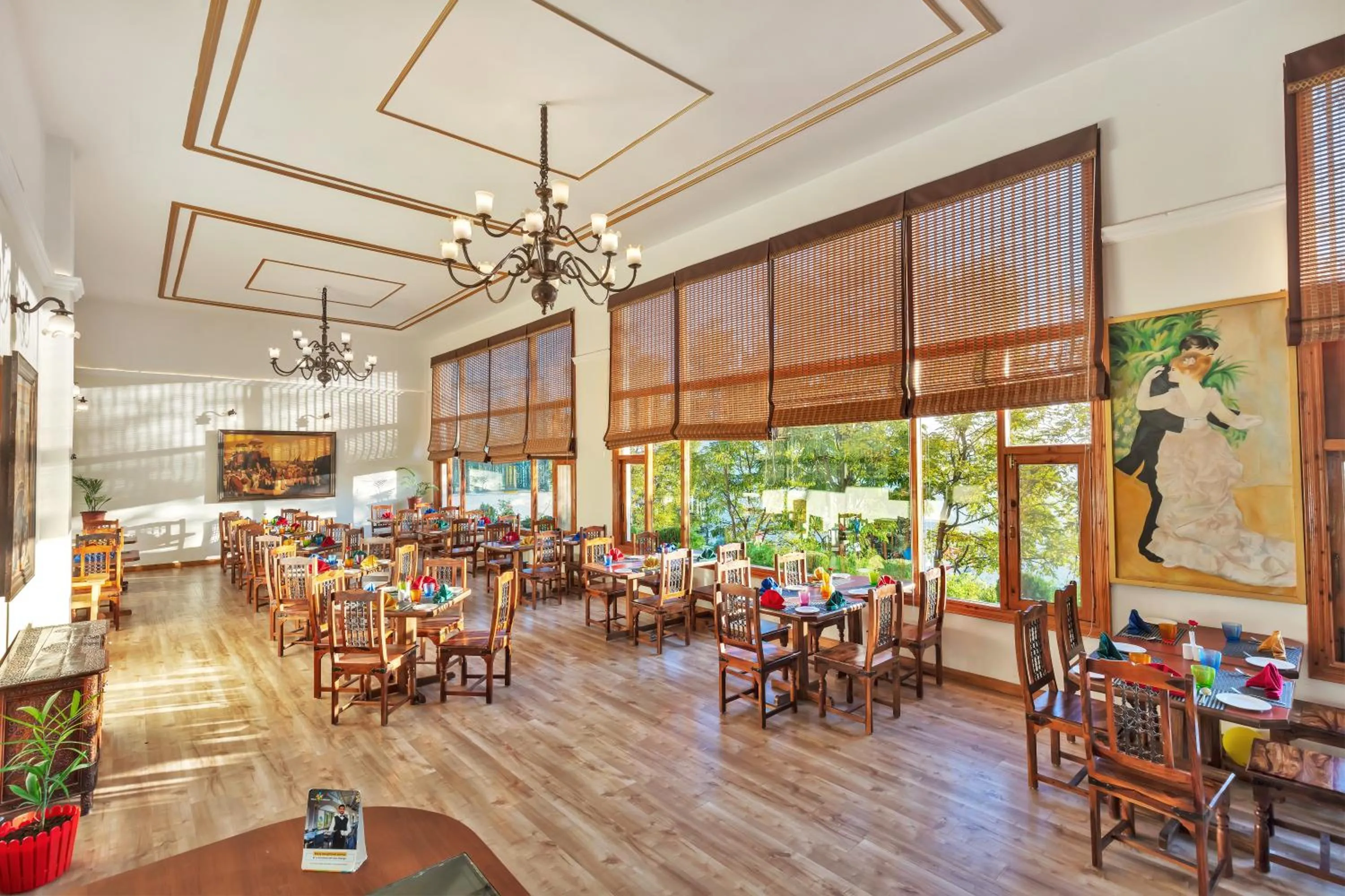 Restaurant/places to eat in Club Mahindra Mashobra
