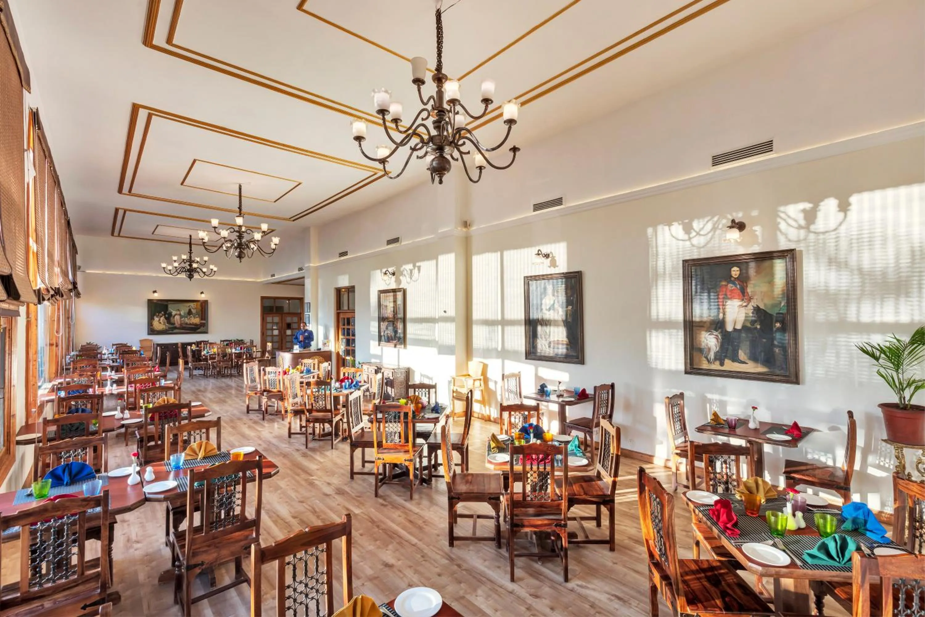 Restaurant/places to eat in Club Mahindra Mashobra