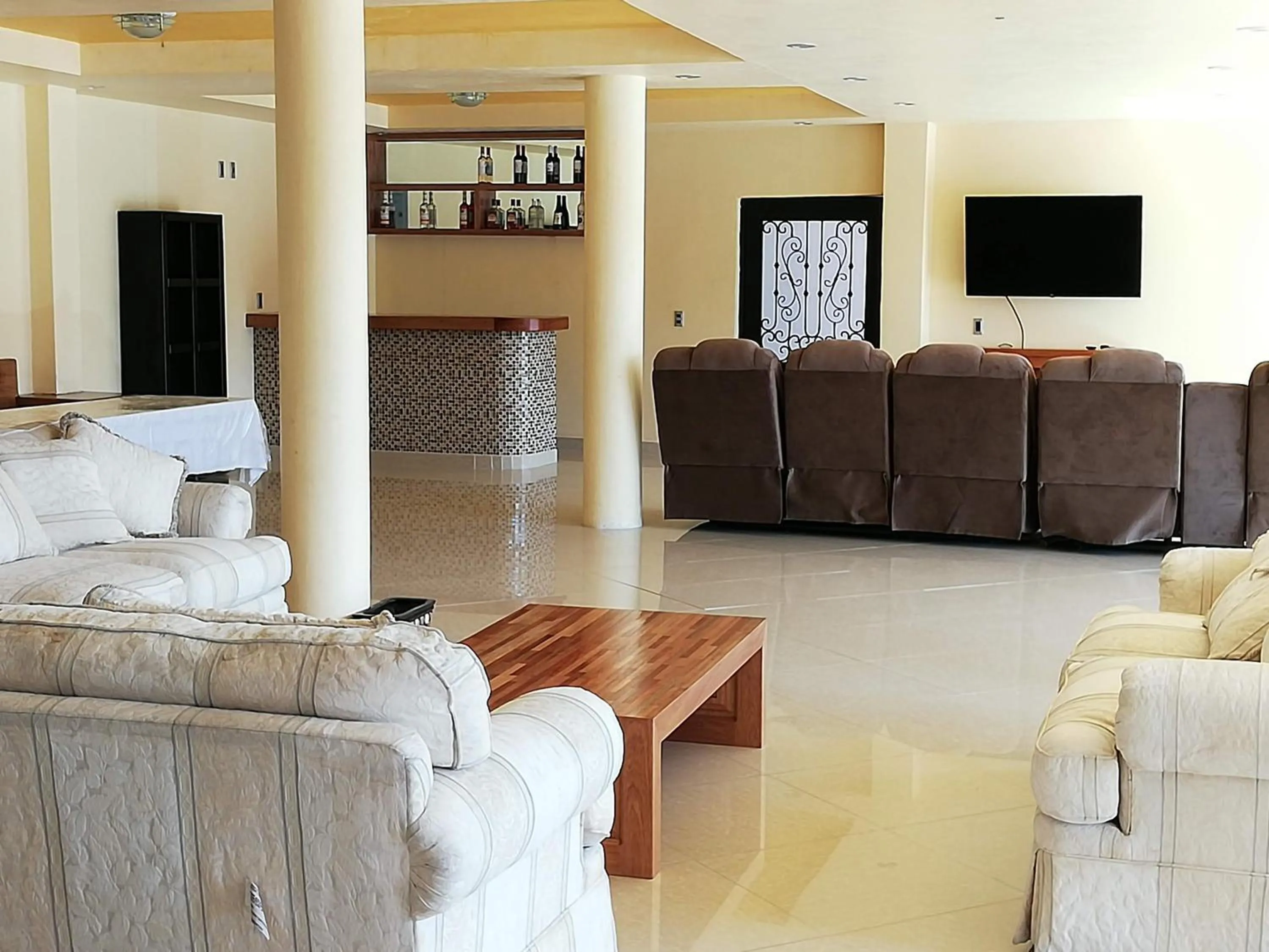 Living room in Hacienda Maxdá