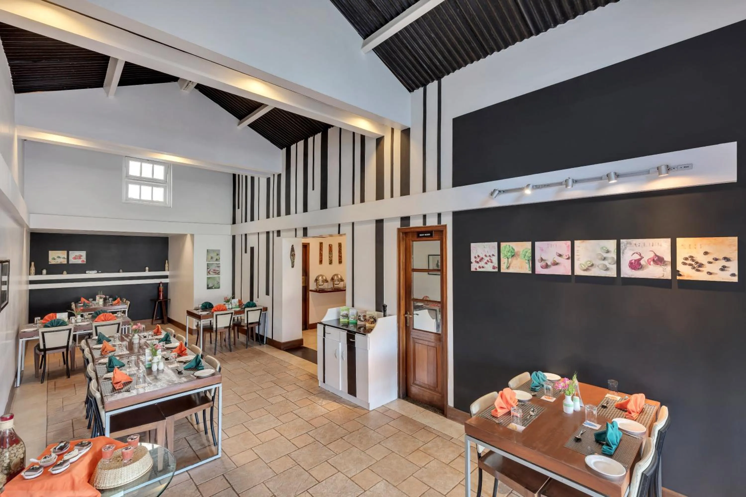 Restaurant/places to eat in Club Mahindra Danish Villa, Ooty