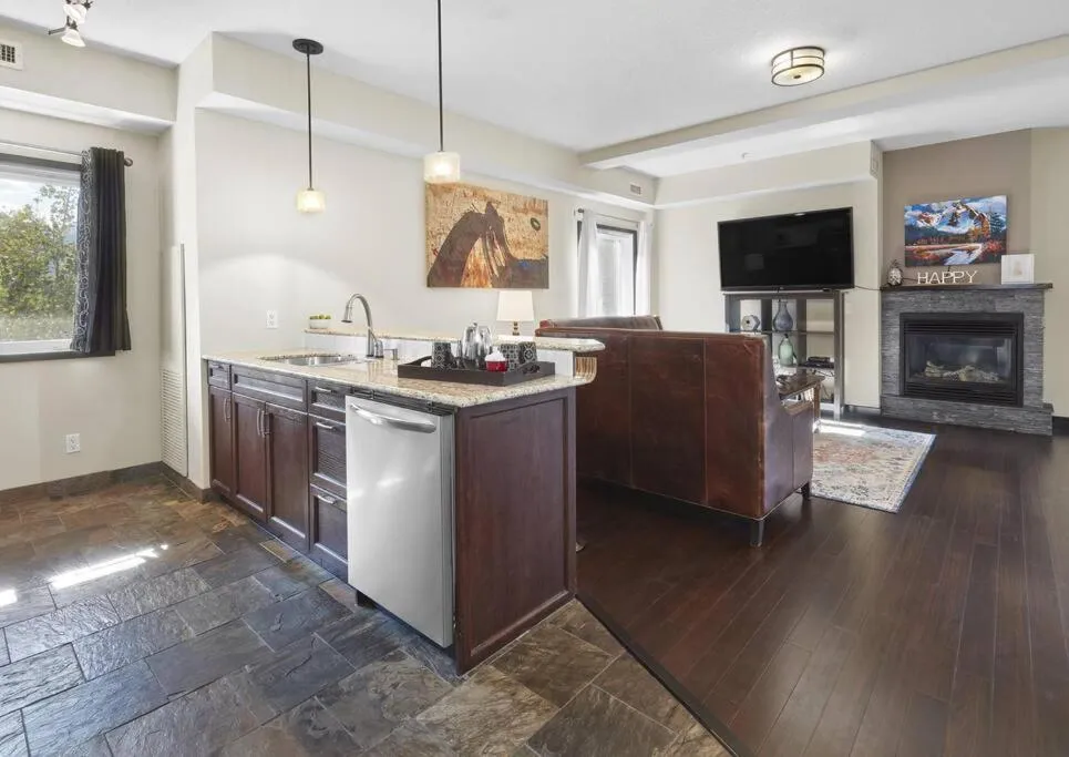 Sundance Suite - Beautiful Condo With Open Pool And Hot Tub
