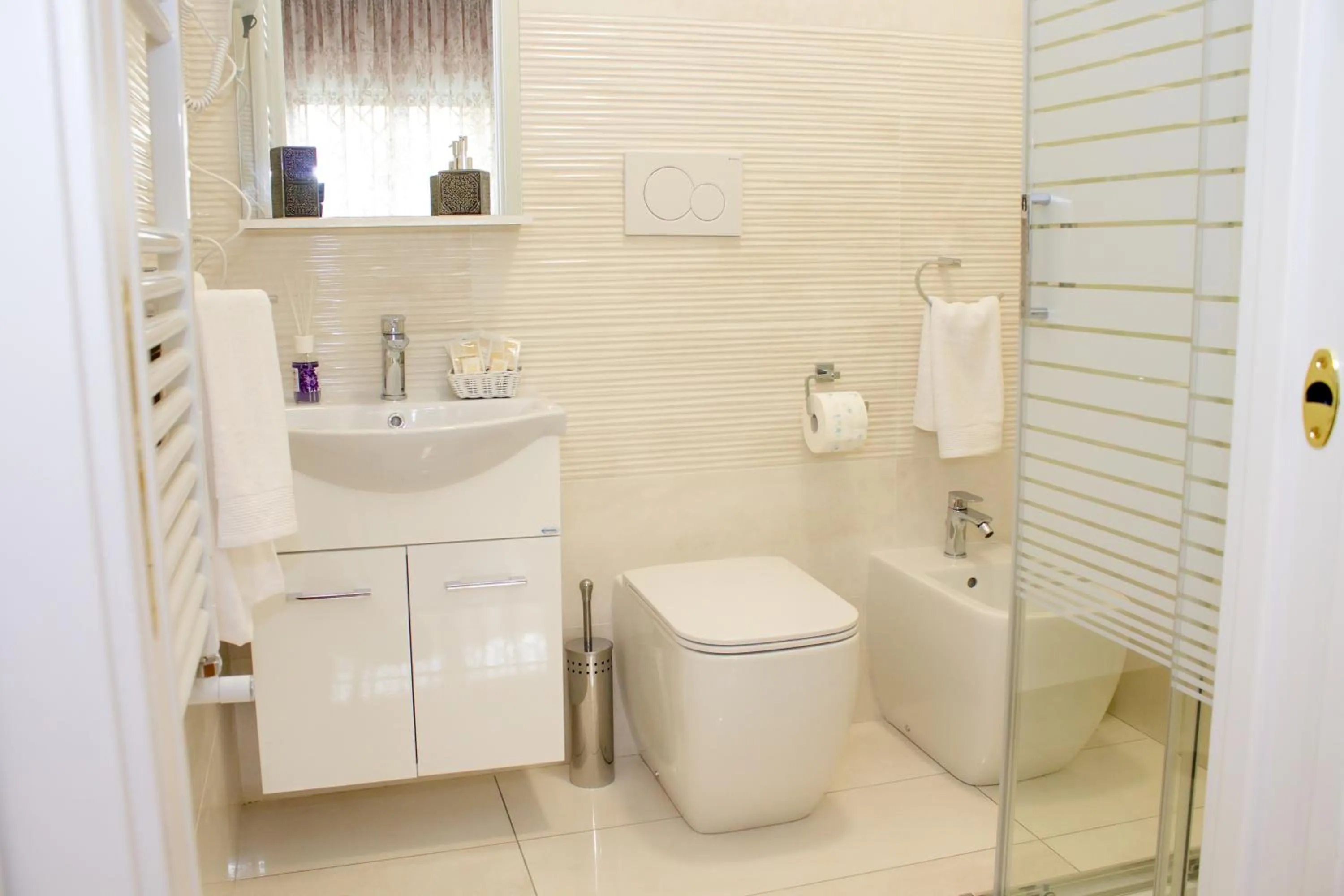 Shower in B&B Xenia Pompei