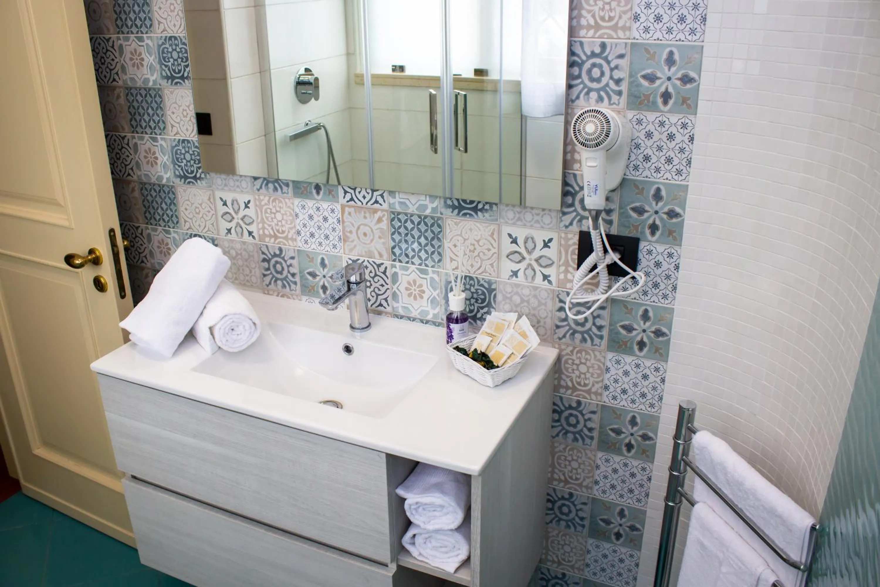 Shower in B&B Xenia Pompei