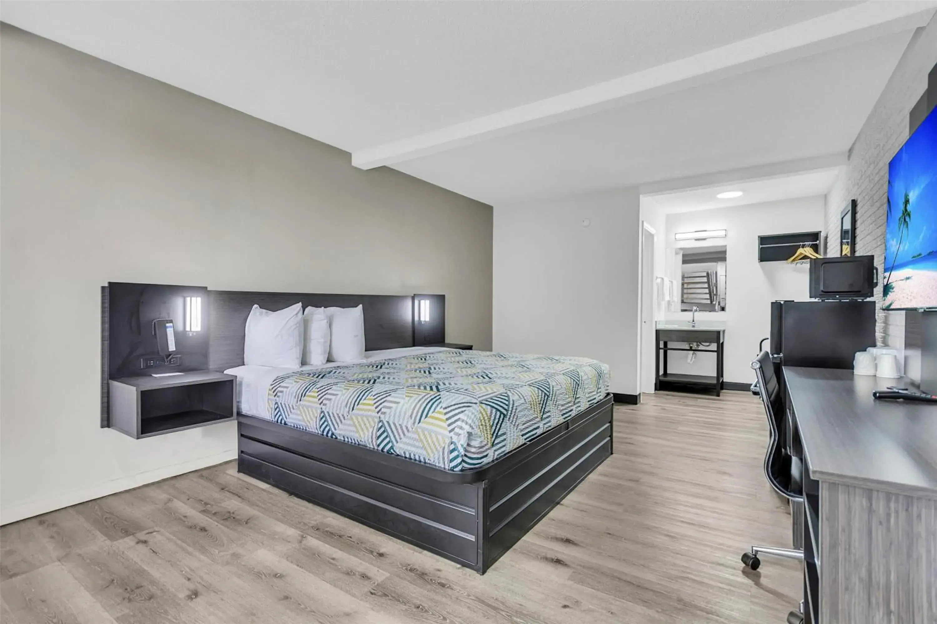 King Room - Non-Smoking in Motel 6 Summerville, SC Charleston King Room - Non-Smoking in Motel 6 Summerville, SC Charleston