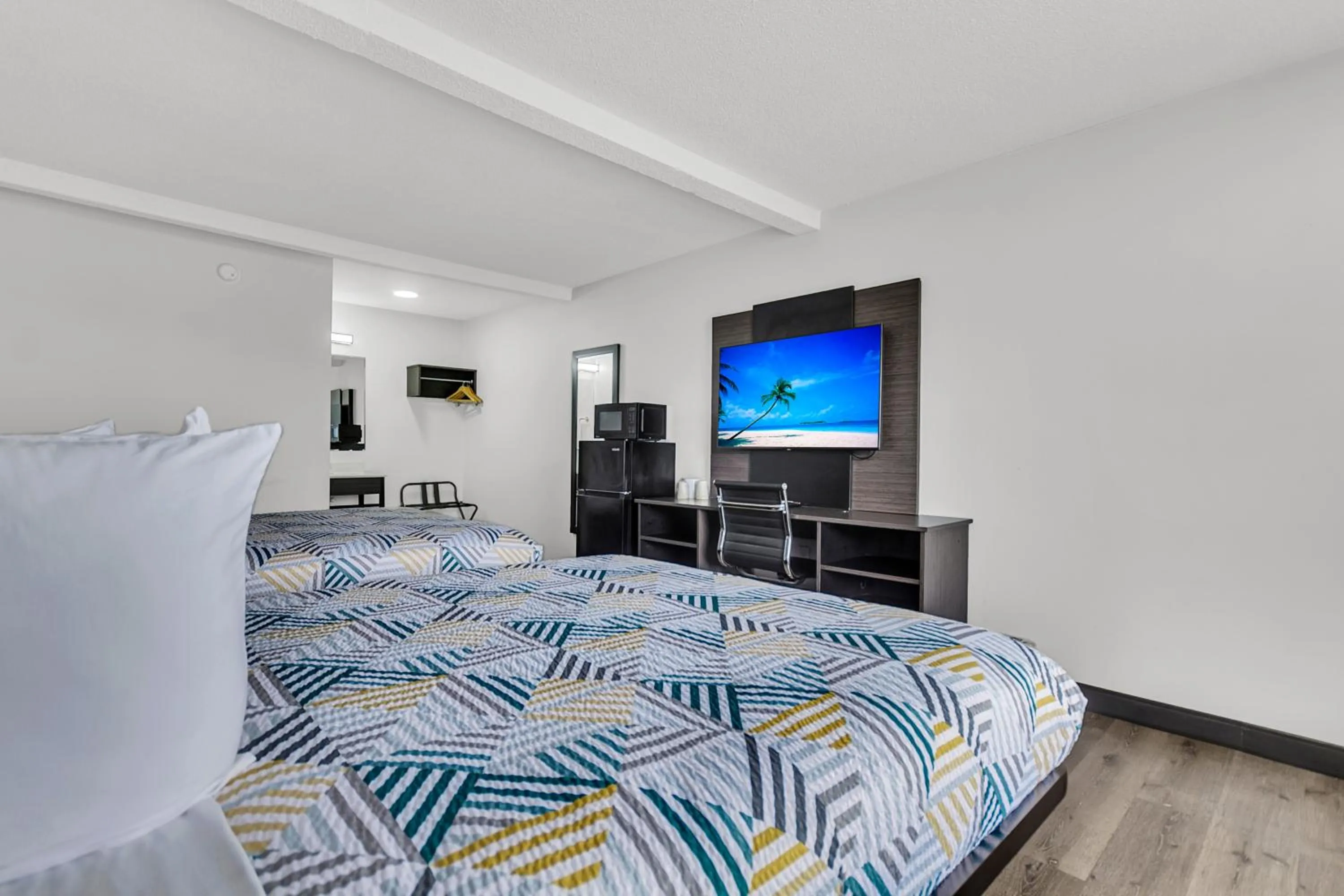 Bed in Motel 6 Summerville, SC Charleston