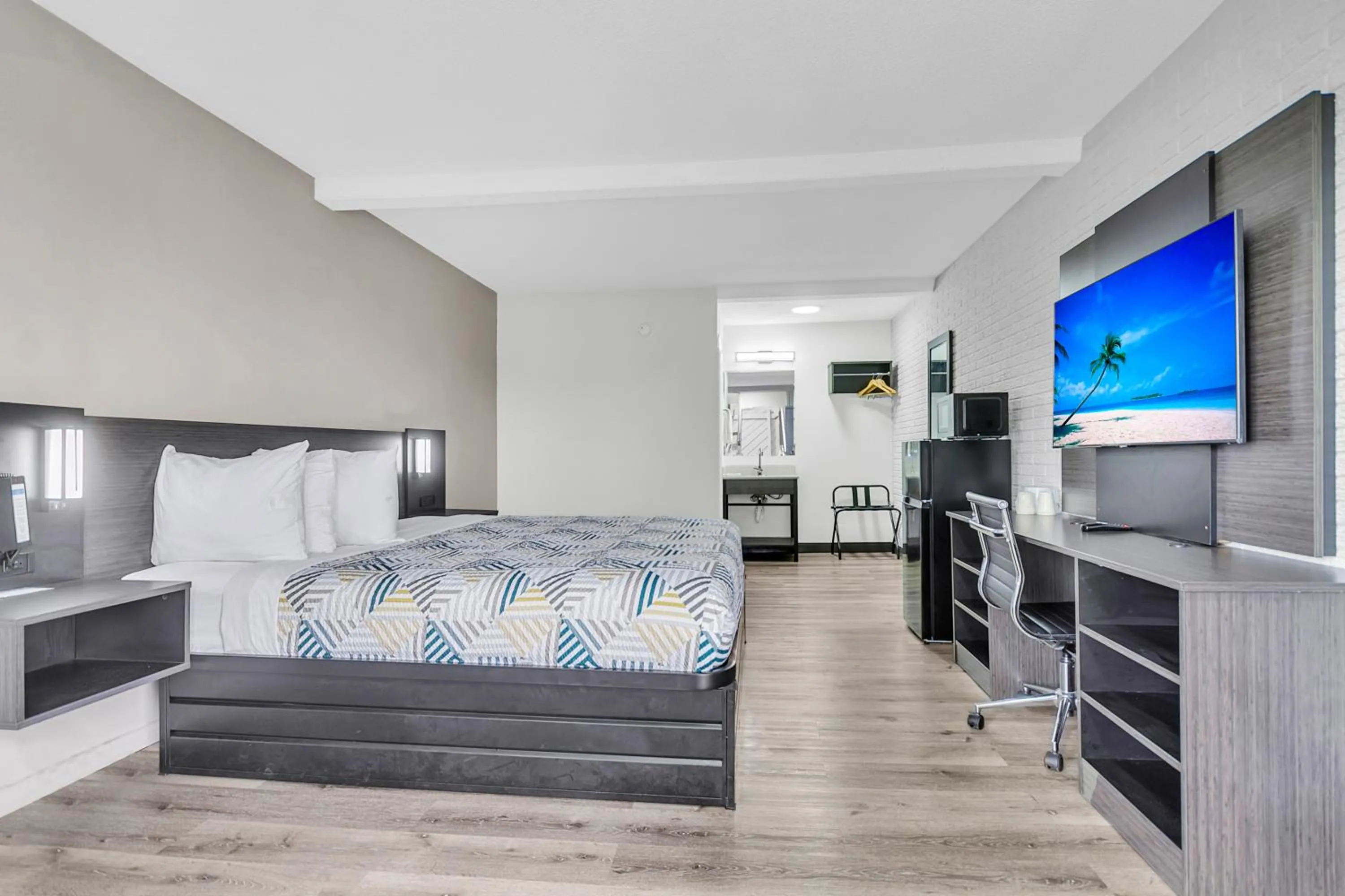 Bed in Motel 6 Summerville, SC Charleston