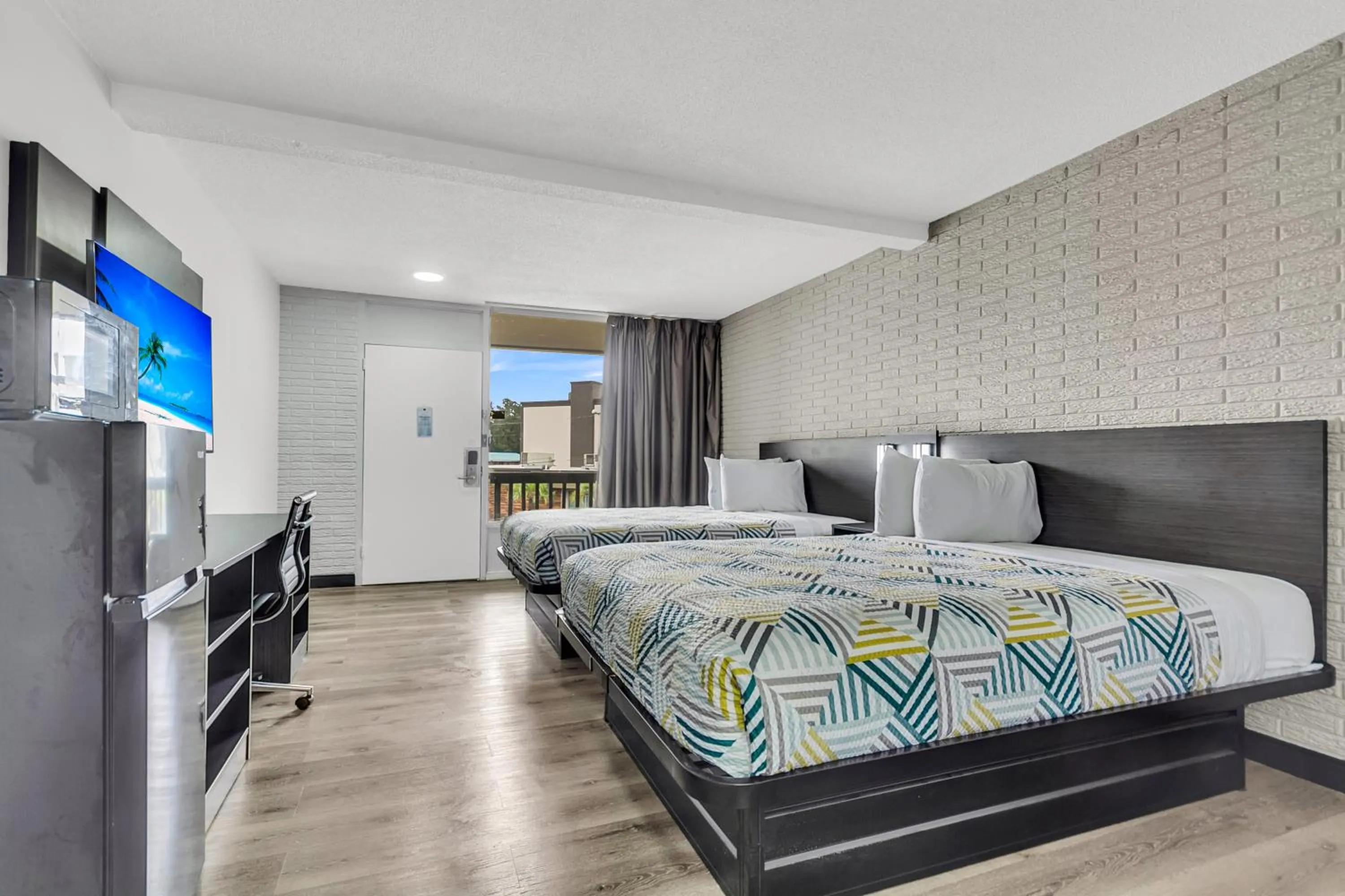 Bed in Motel 6 Summerville, SC Charleston