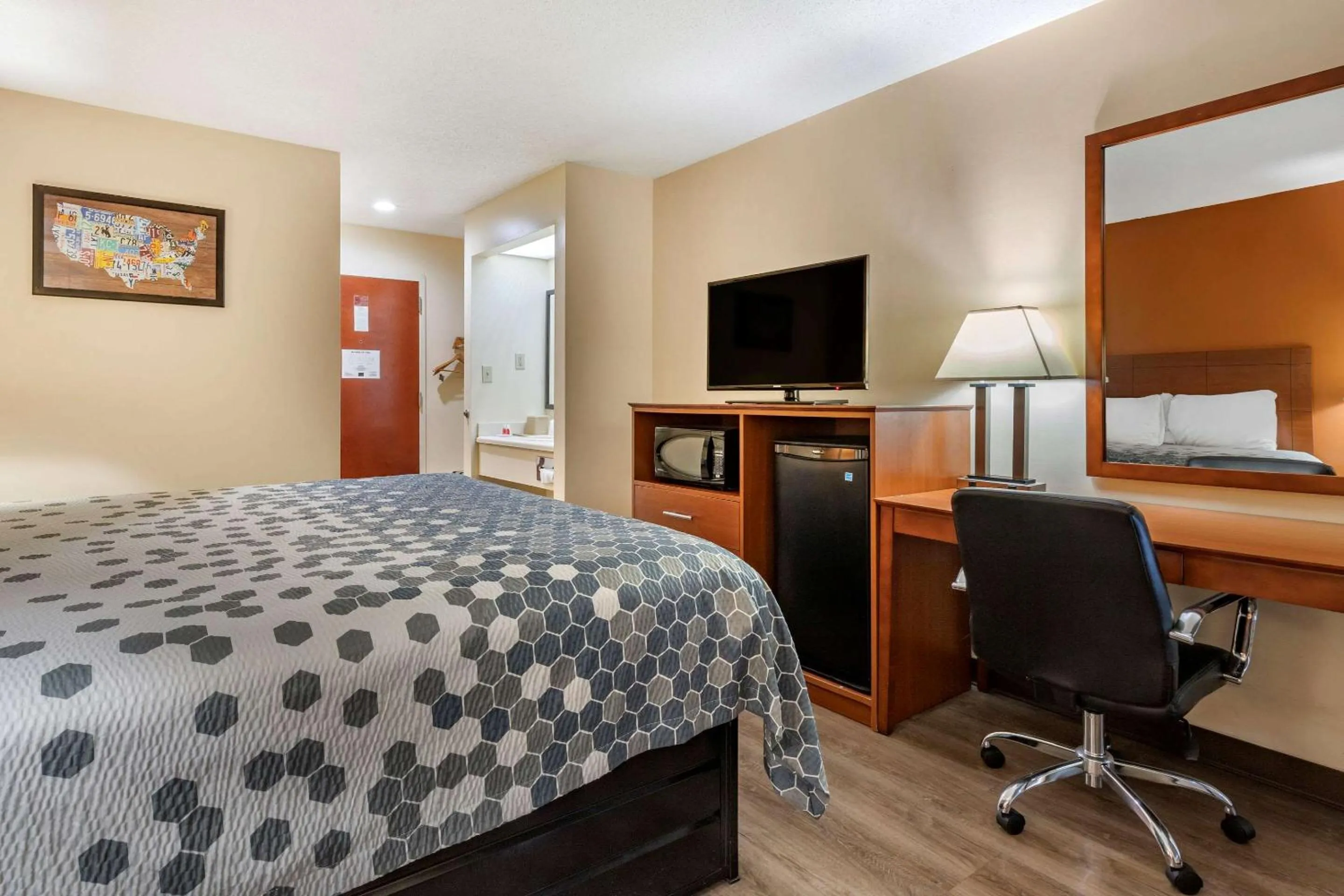 On site, Bed in Econo Lodge Saint Stephen