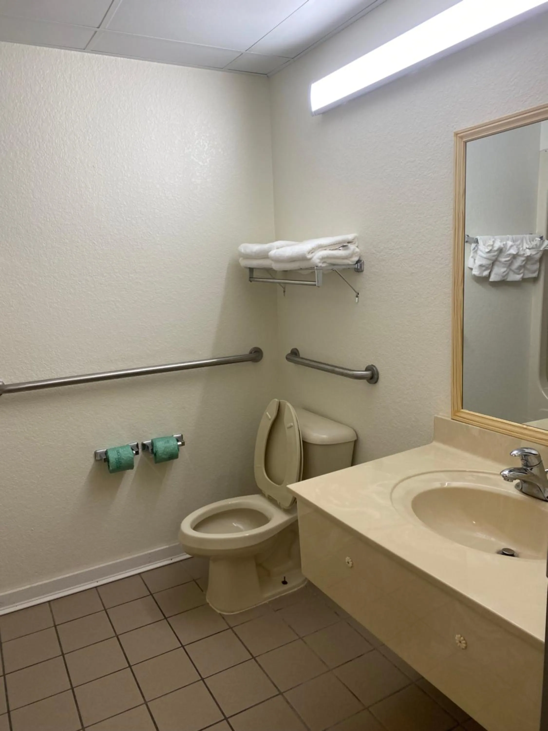 Bathroom in Quality Inn Surfside Myrtle Beach