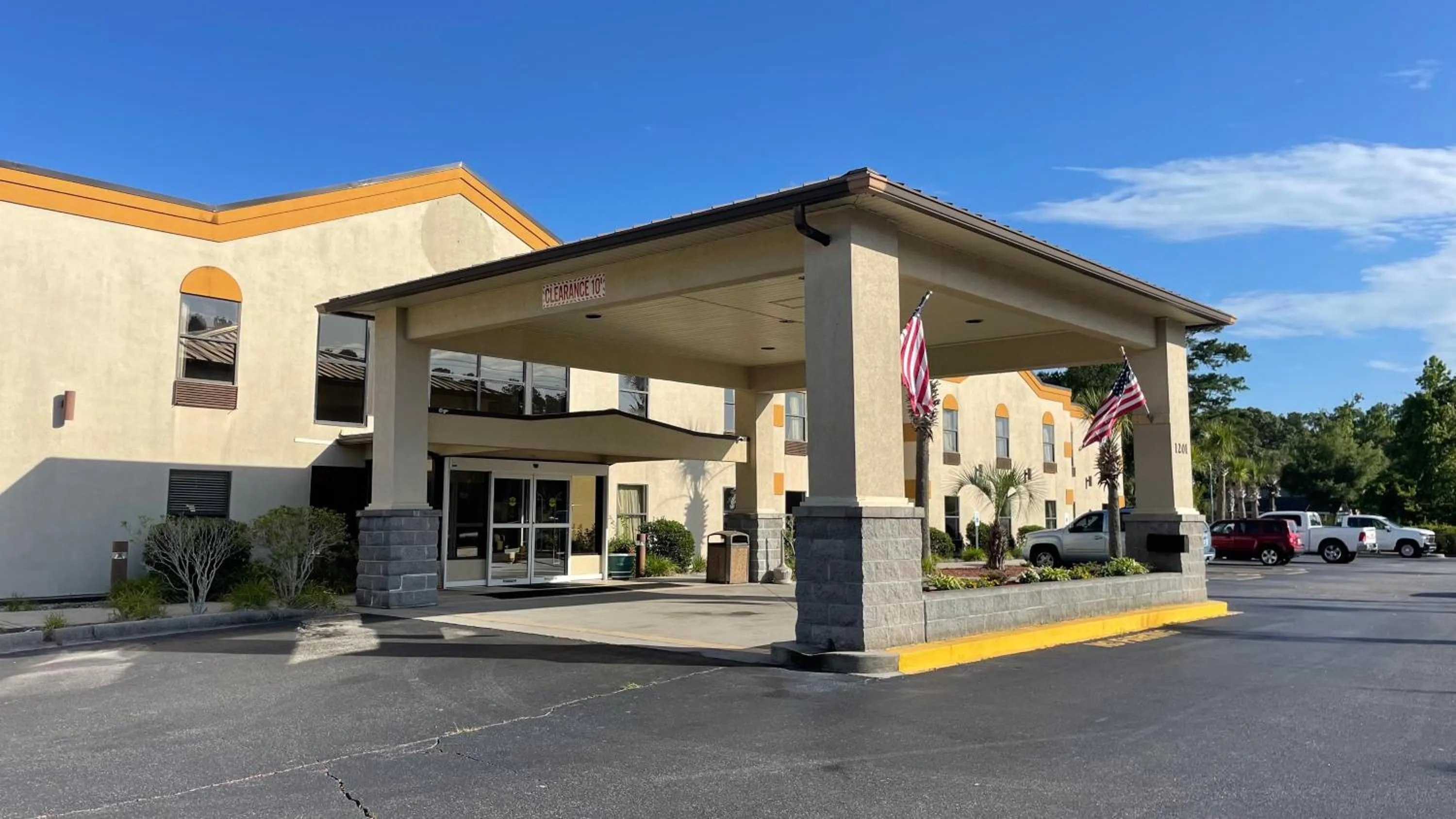 Property building in Quality Inn Surfside Myrtle Beach