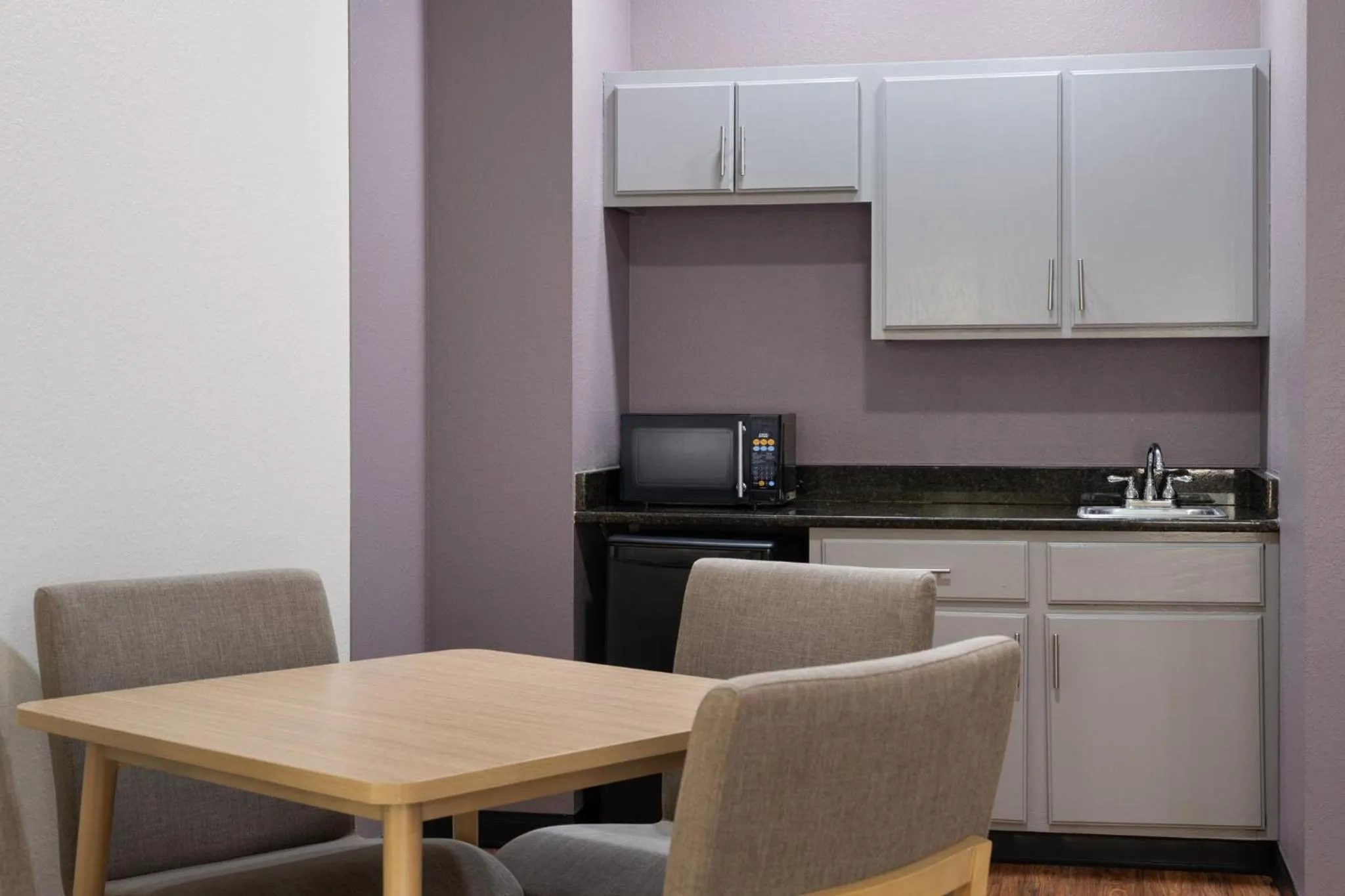 Photo of the whole room in Garner Hotel Aiken South by IHG