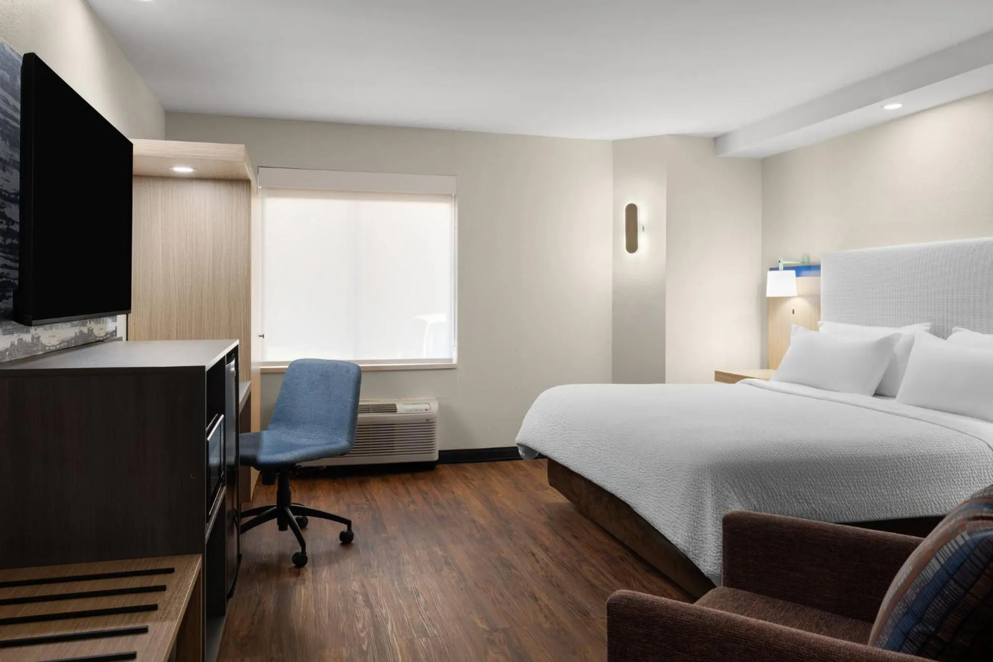 Photo of the whole room, Bed in Garner Hotel Aiken South by IHG