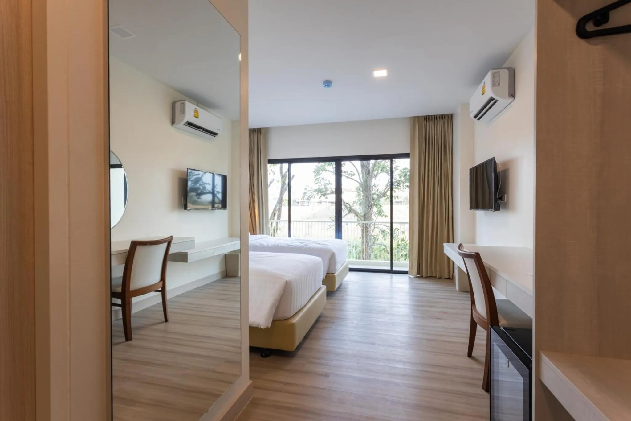 Bedroom, Bed in Porestva Hotel Sriracha