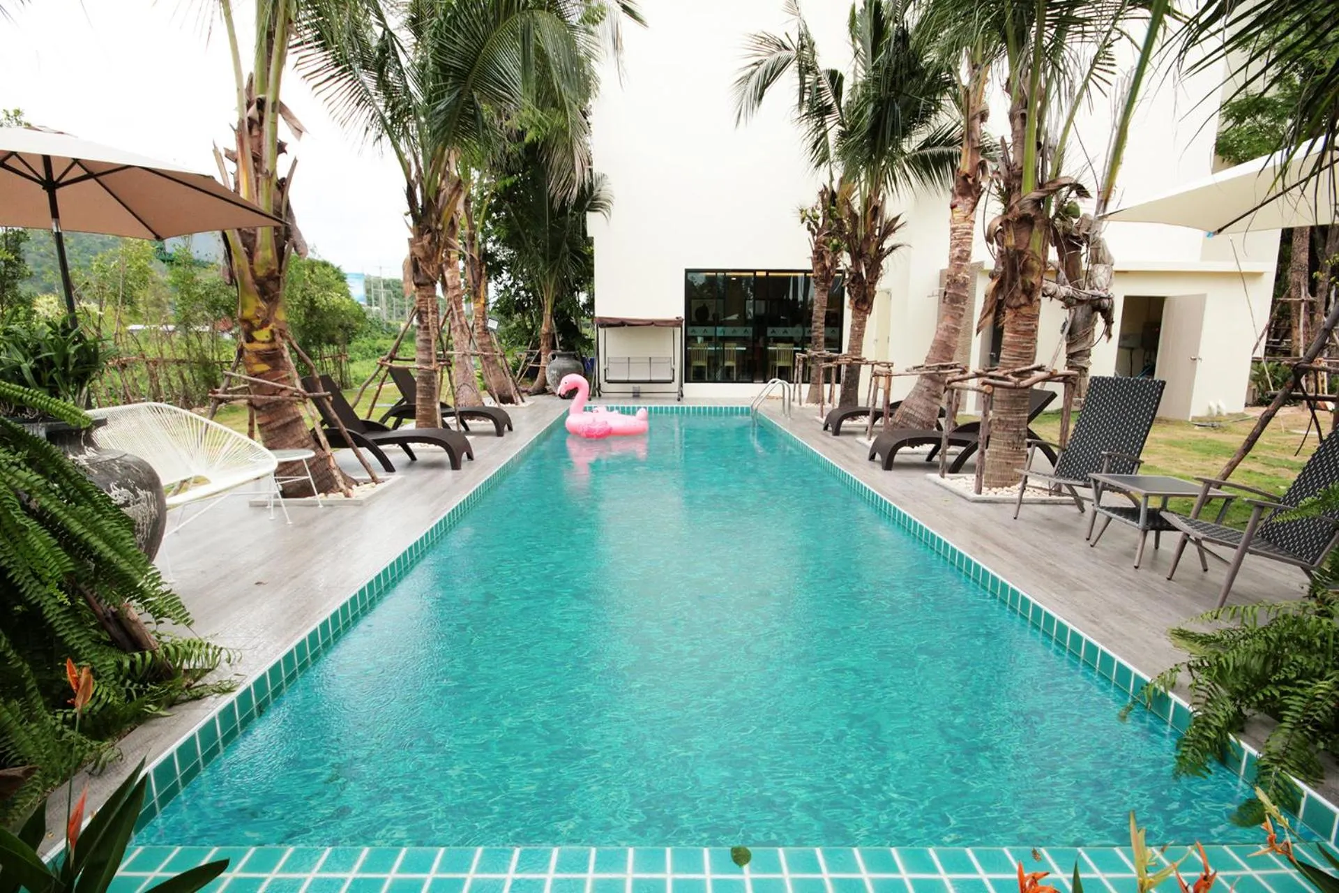 Swimming pool in Porestva Hotel Sriracha