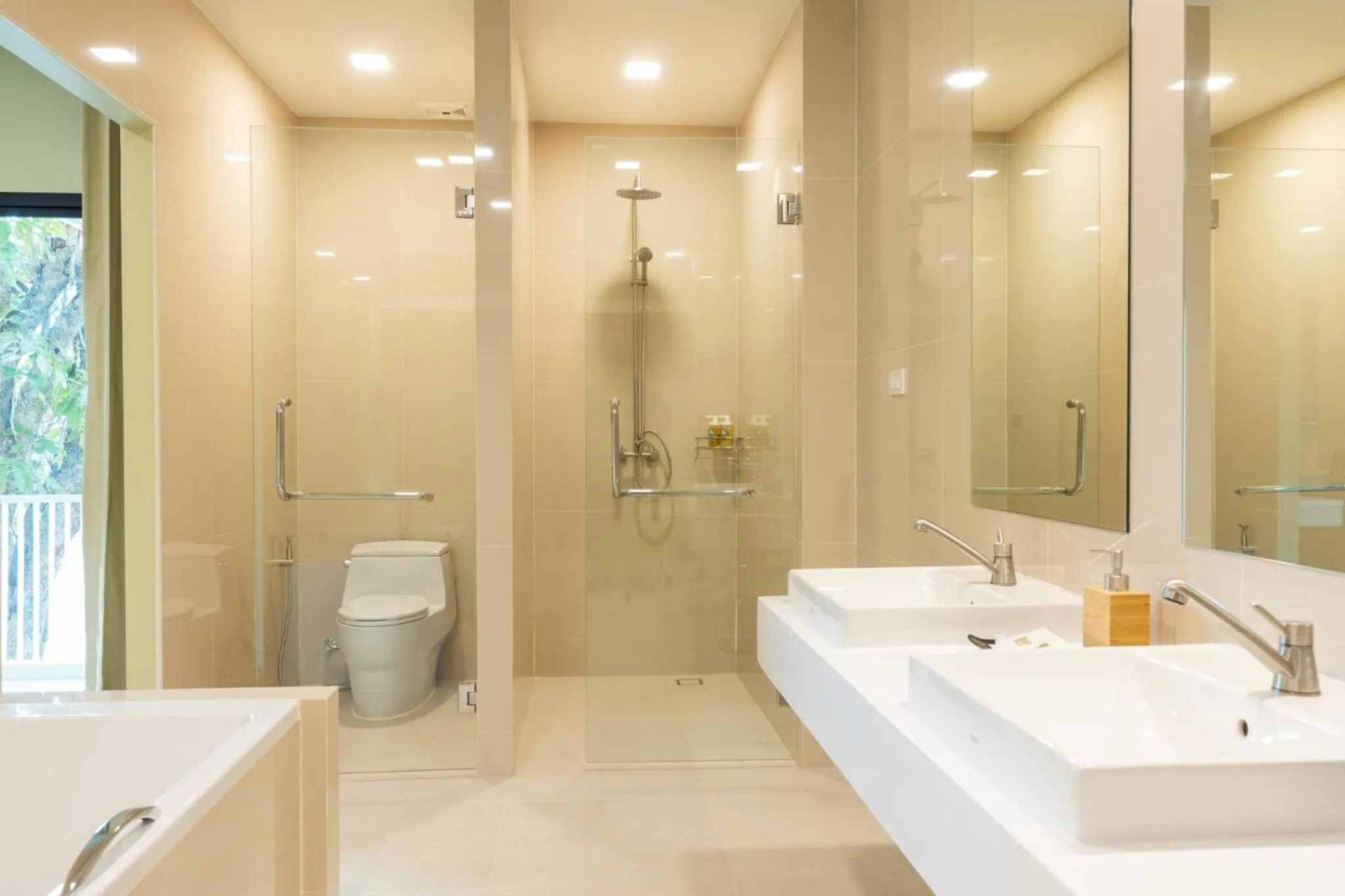 Bathroom in Porestva Hotel Sriracha