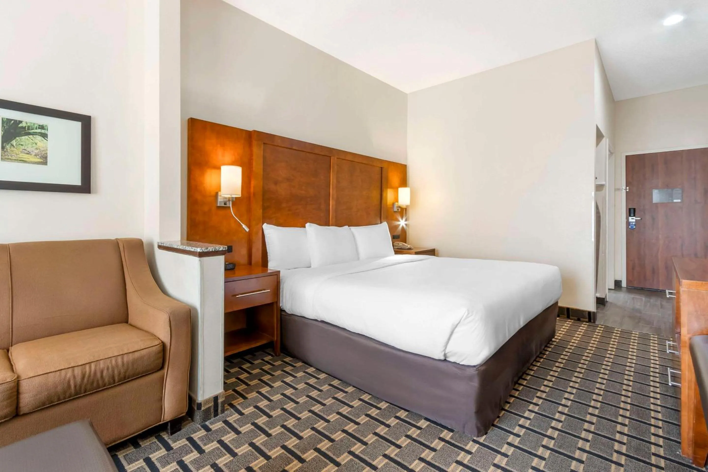 Bedroom, Bed in Comfort Inn Summerville - Charleston