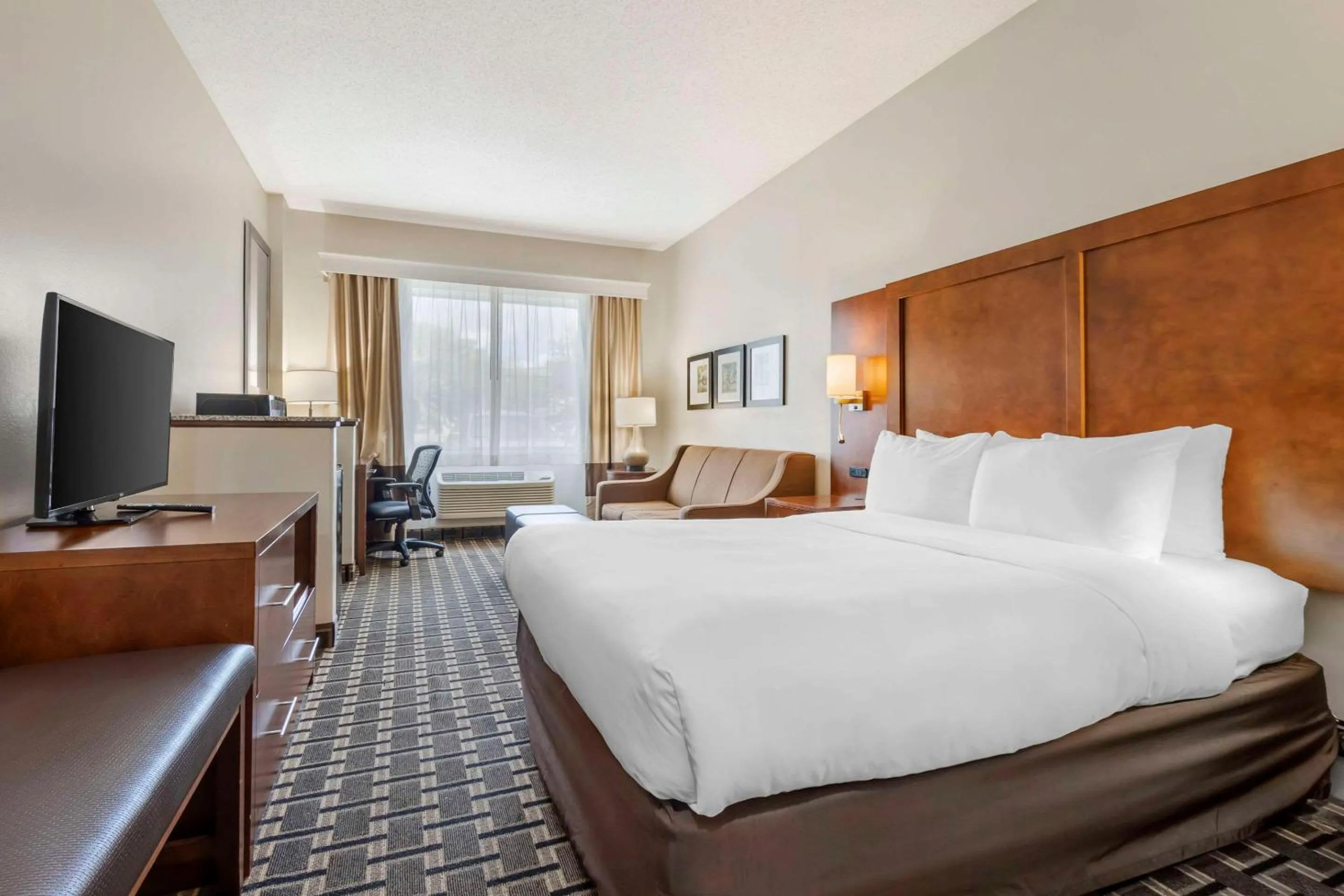 Bedroom, Bed in Comfort Inn Summerville - Charleston