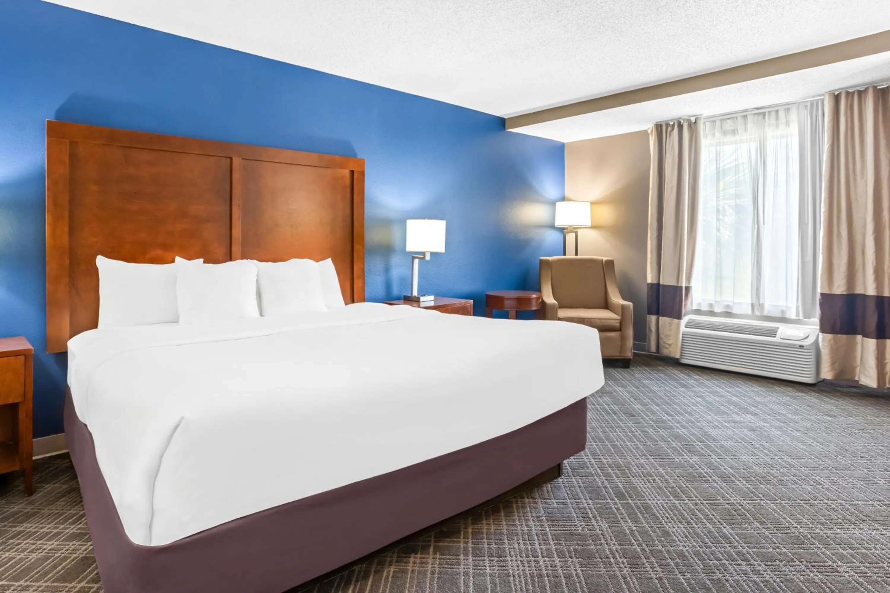 Bed in Comfort Inn & Suites Walterboro I-95