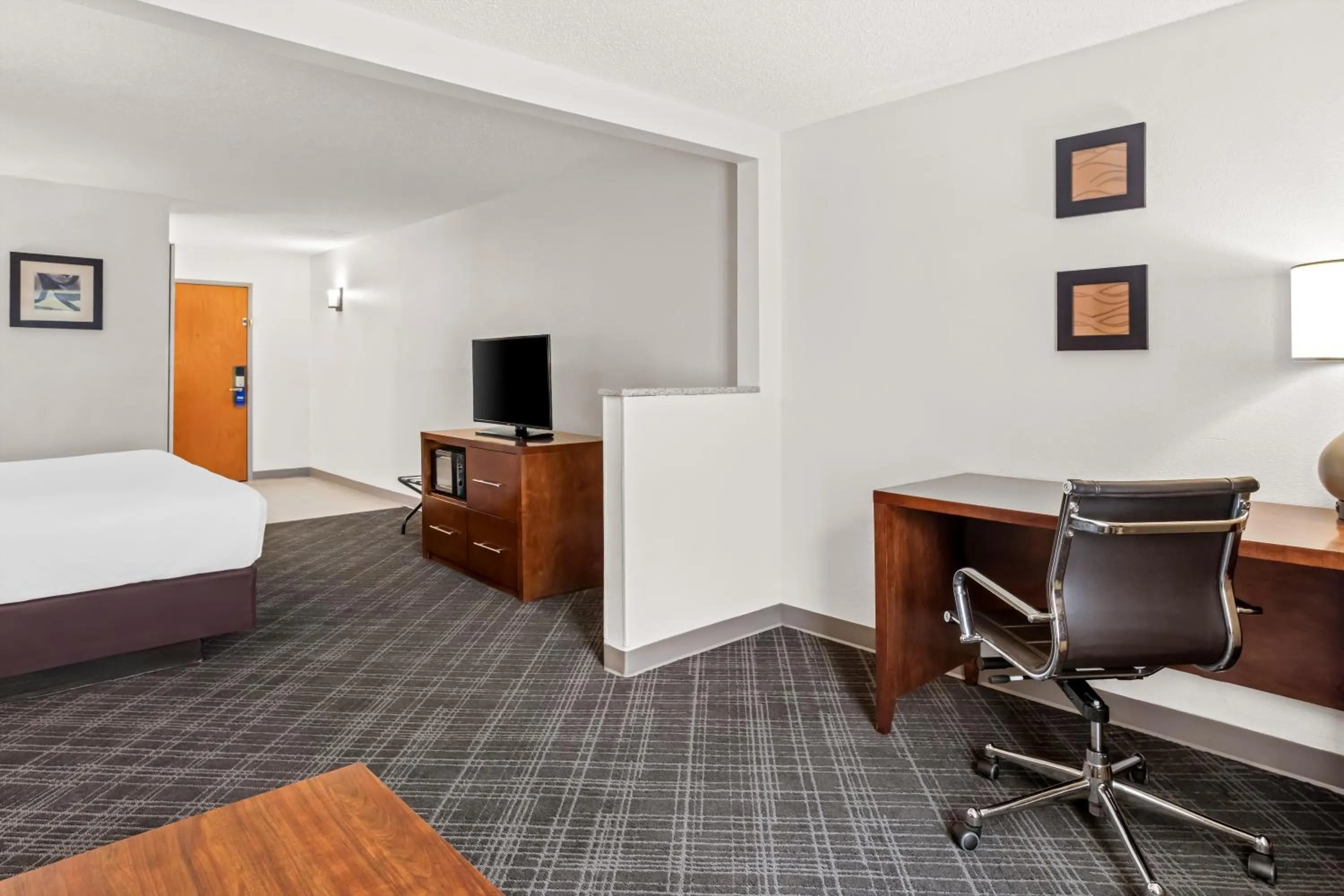 Bed in Comfort Inn & Suites Walterboro I-95