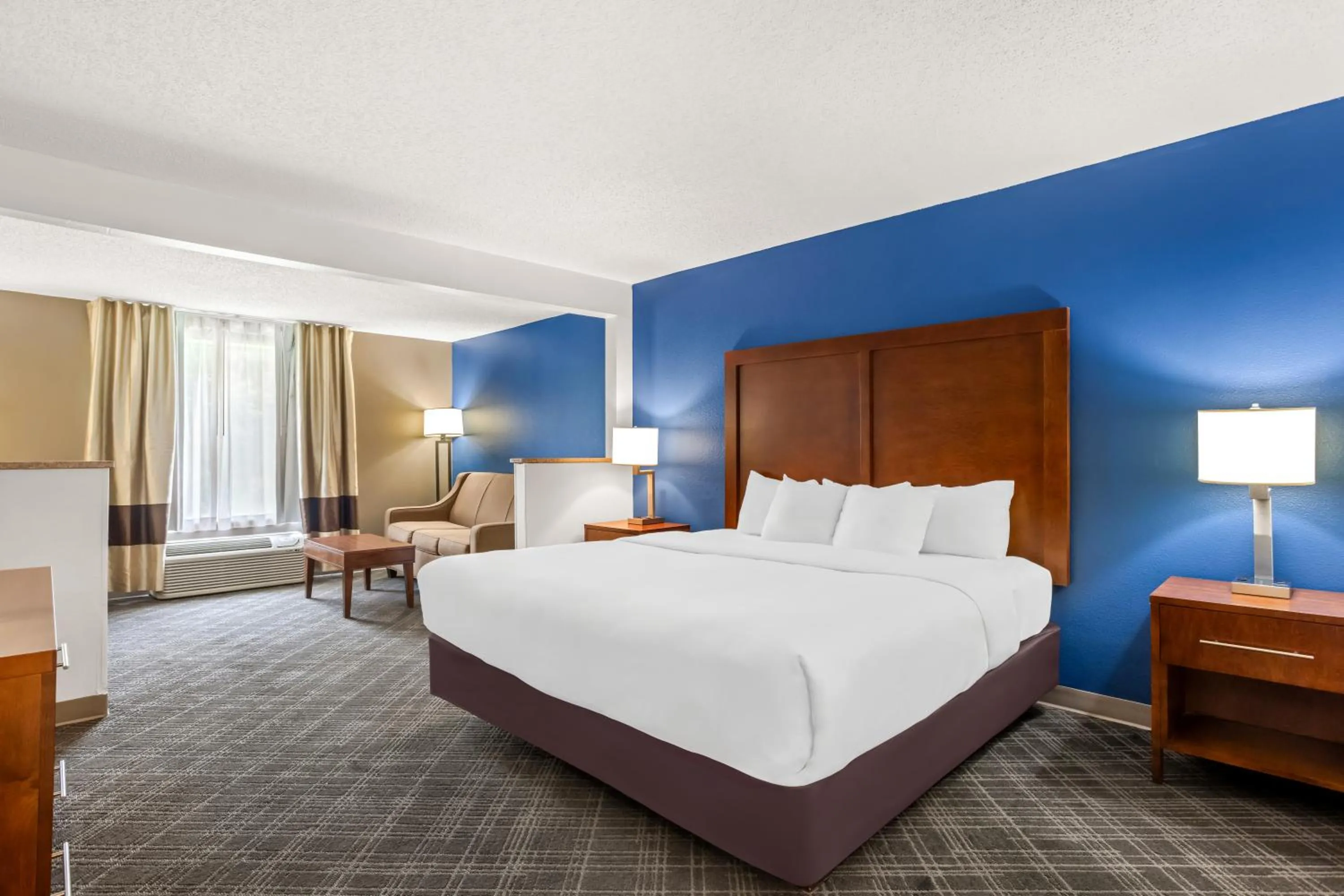 Bed in Comfort Inn & Suites Walterboro I-95