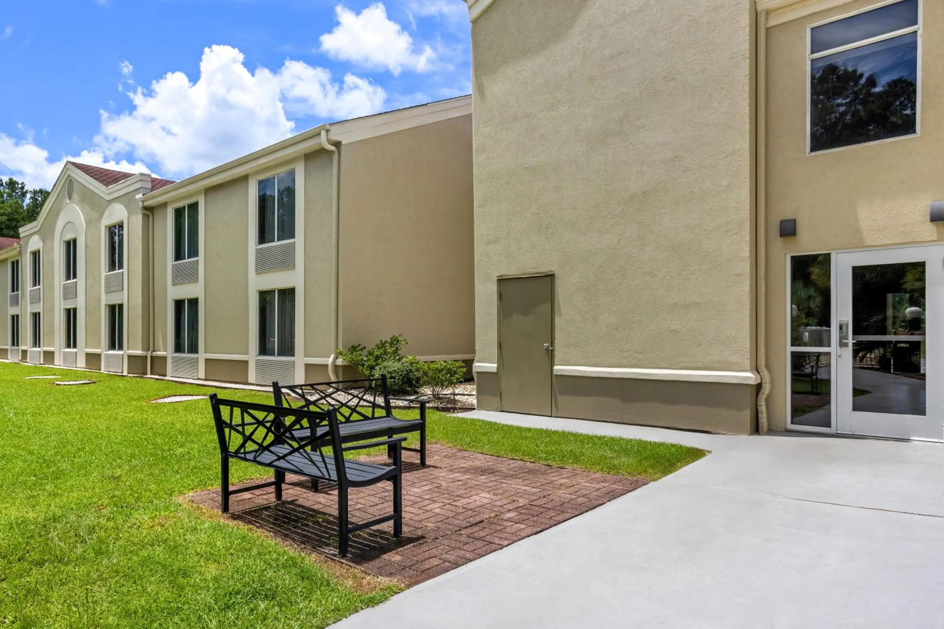 Property building in Comfort Inn & Suites Walterboro I-95