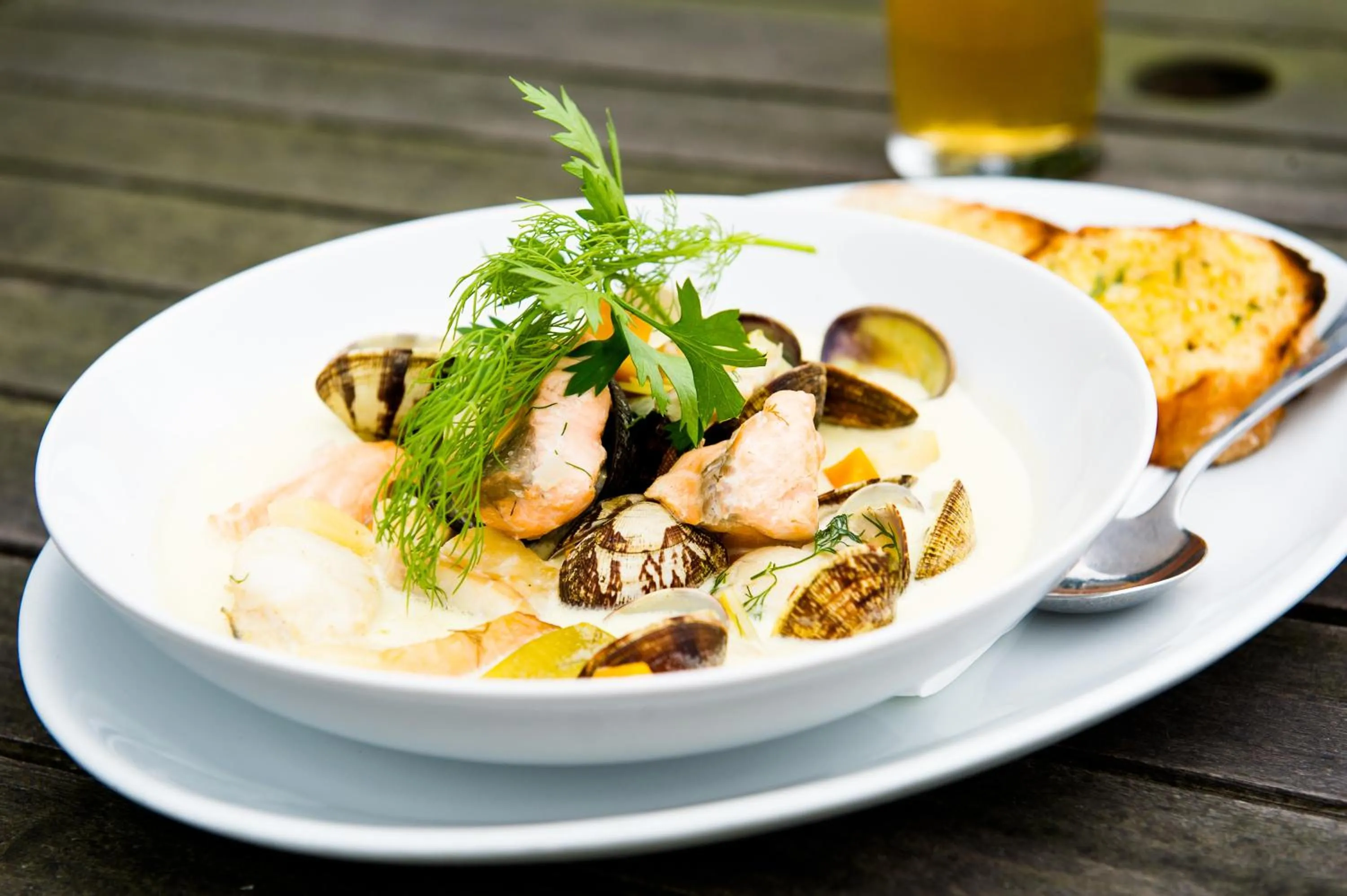 Restaurant/places to eat in The Groes Inn