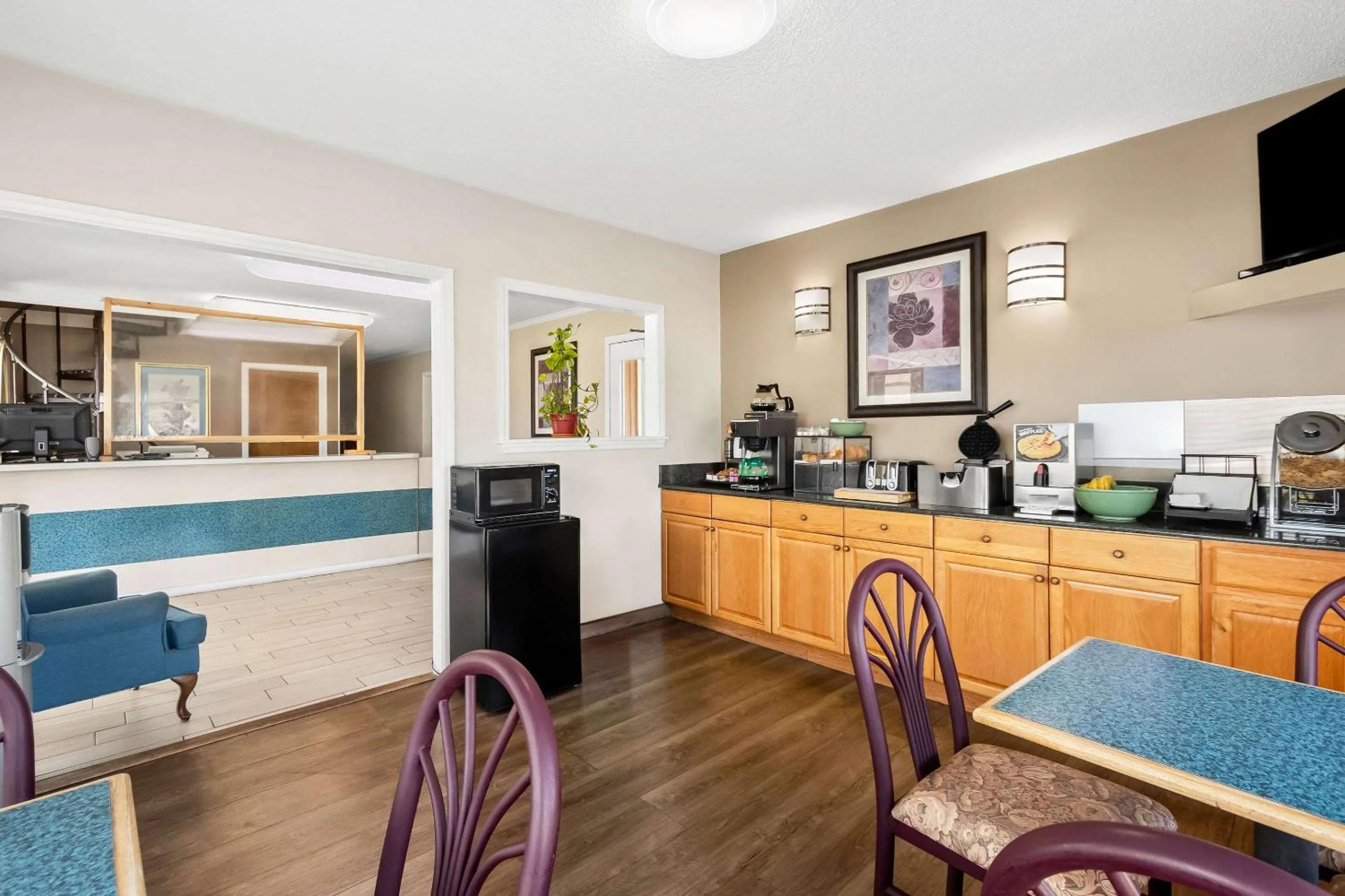 Breakfast in Econo Lodge St George