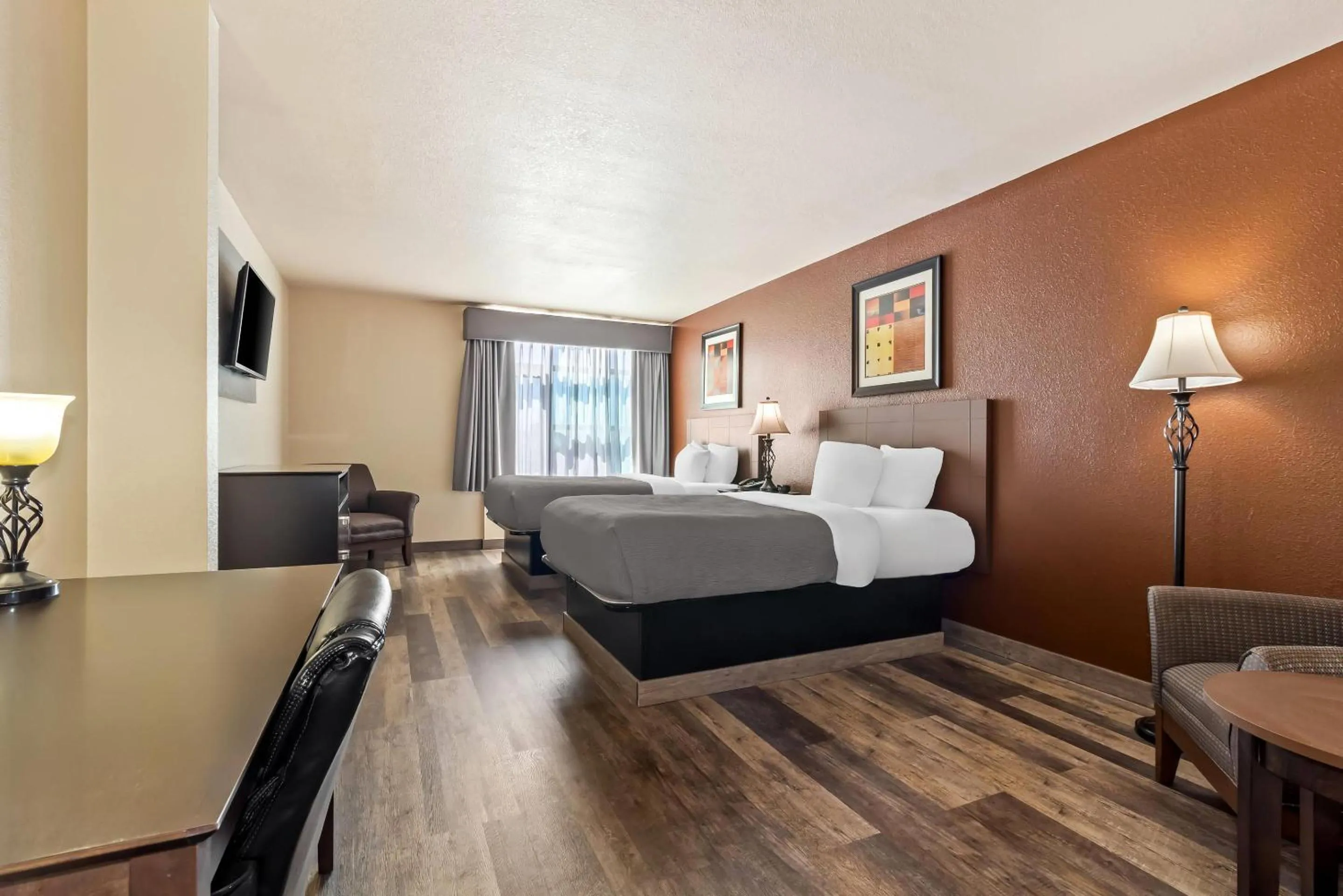 Bedroom, Bed in Quality Inn & Suites North Myrtle Beach