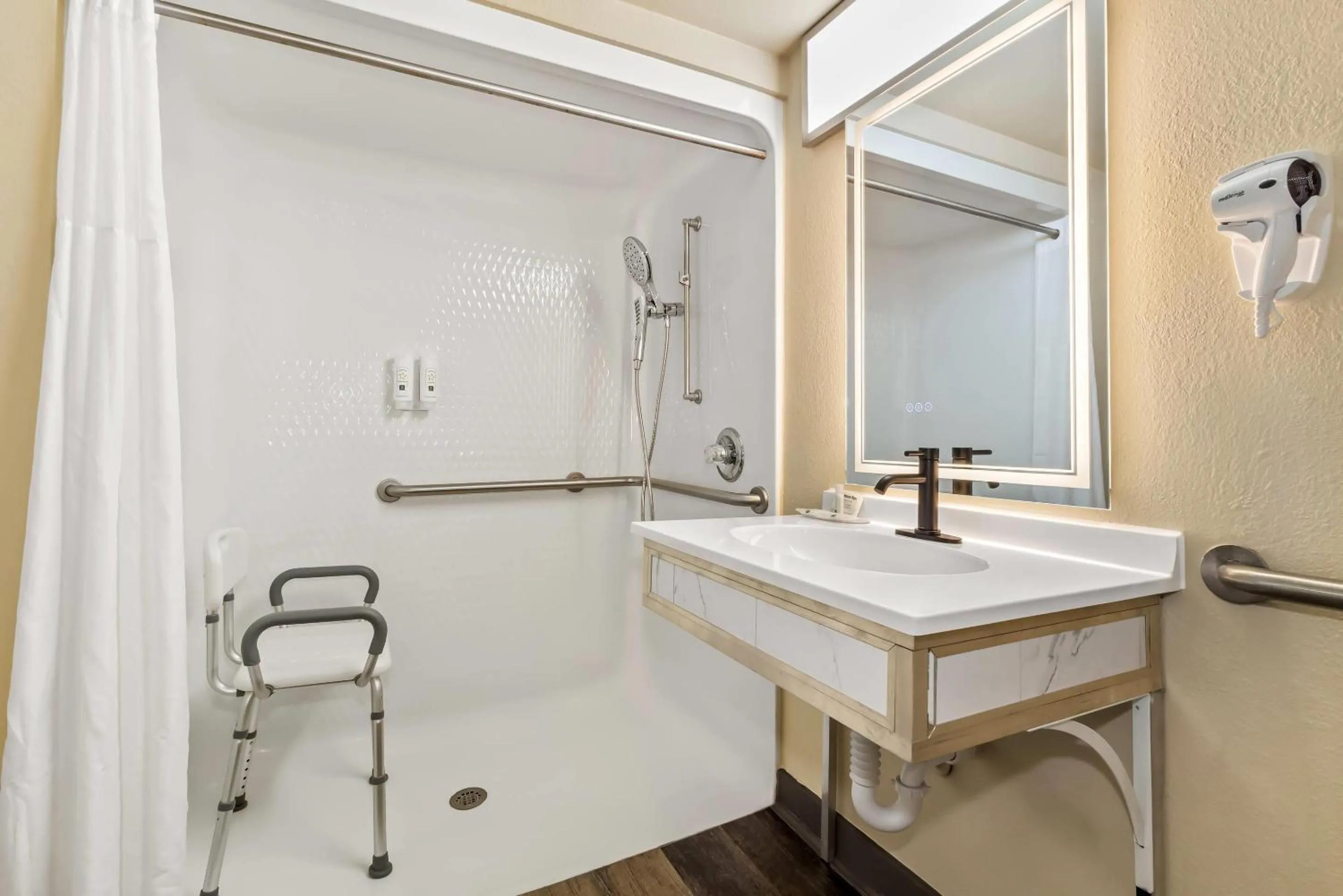 Bedroom in Quality Inn & Suites North Myrtle Beach