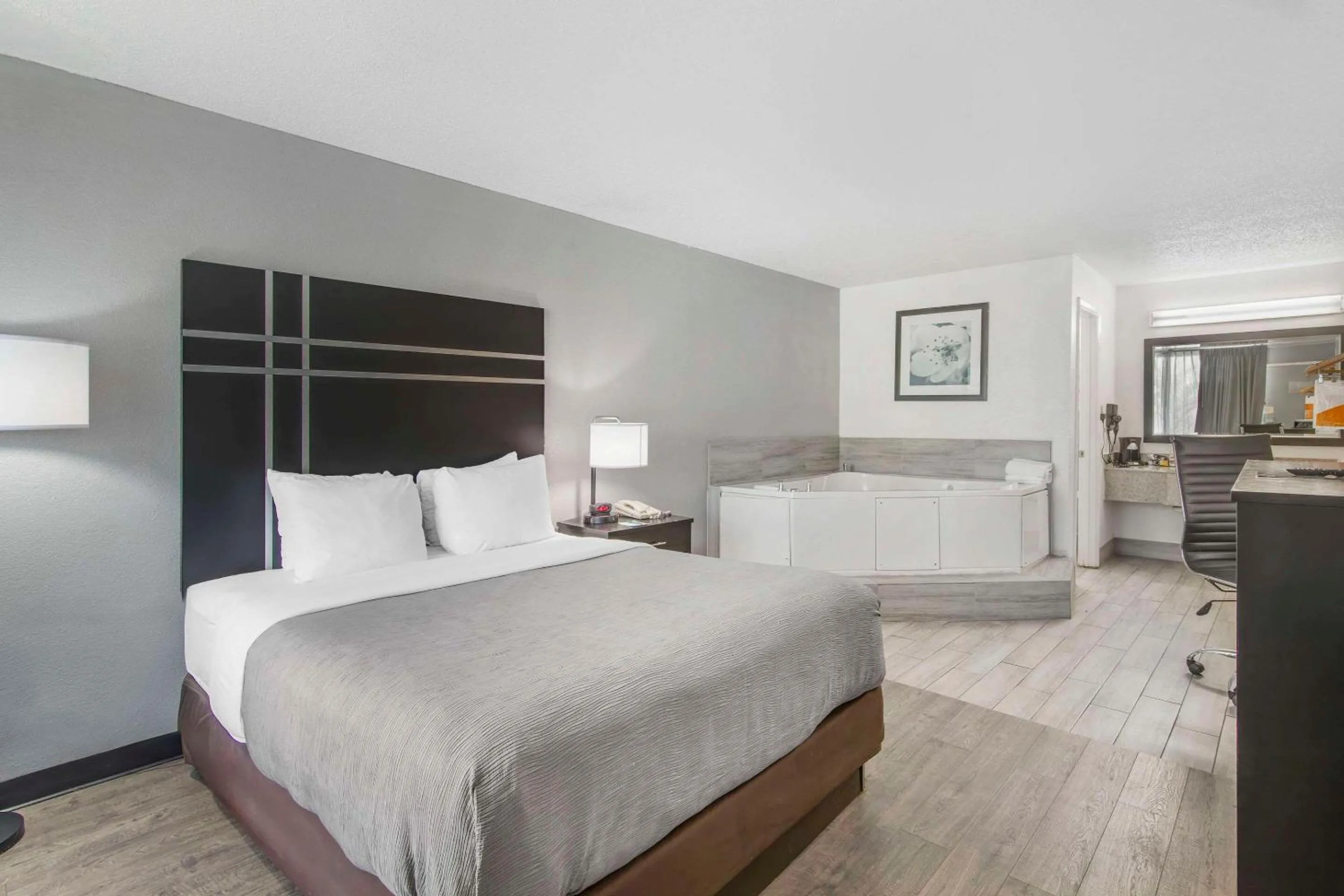 Bedroom, Bed in Quality Inn & Suites Hardeeville - Savannah North