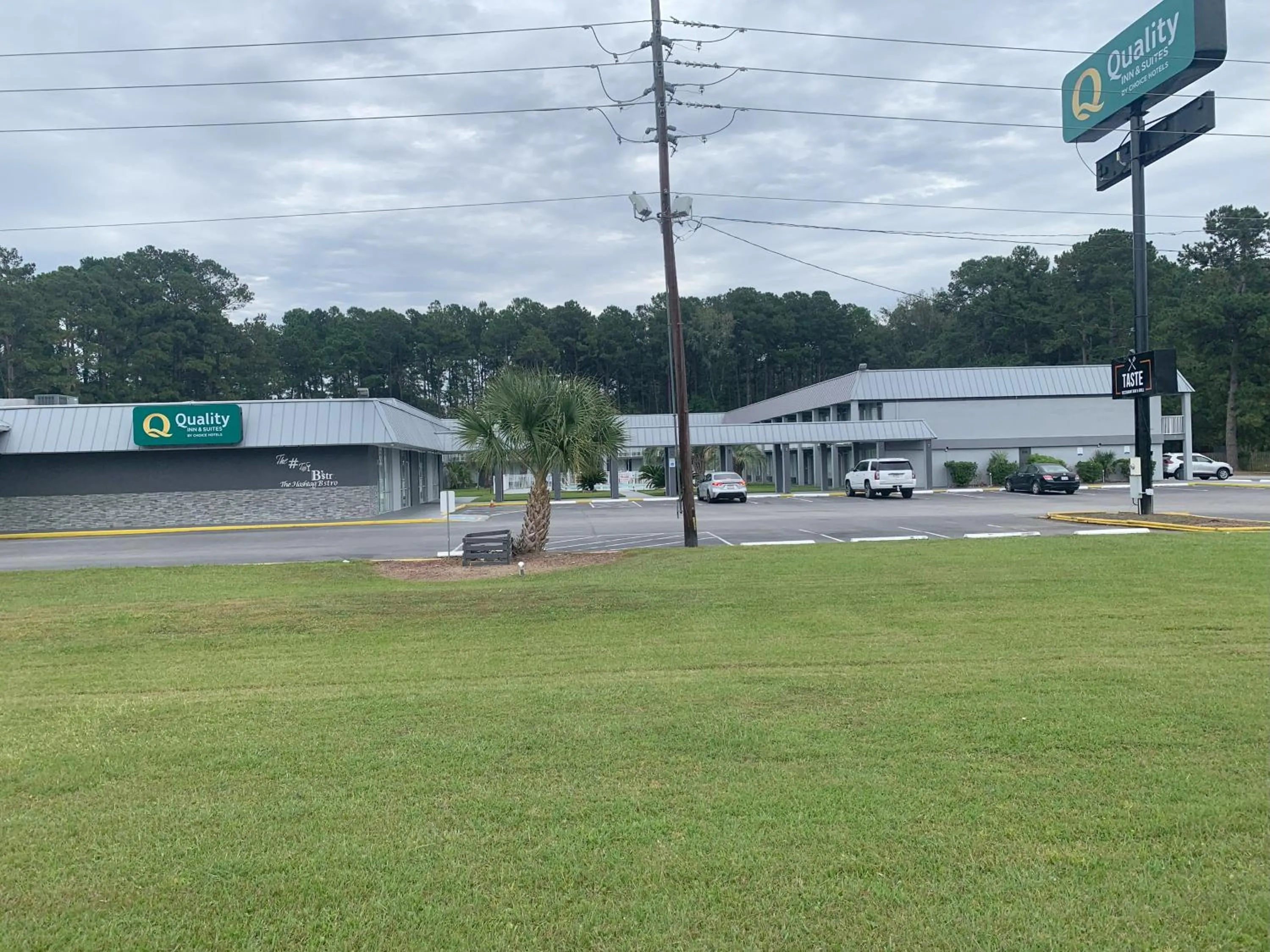 Property building in Quality Inn & Suites Hardeeville - Savannah North