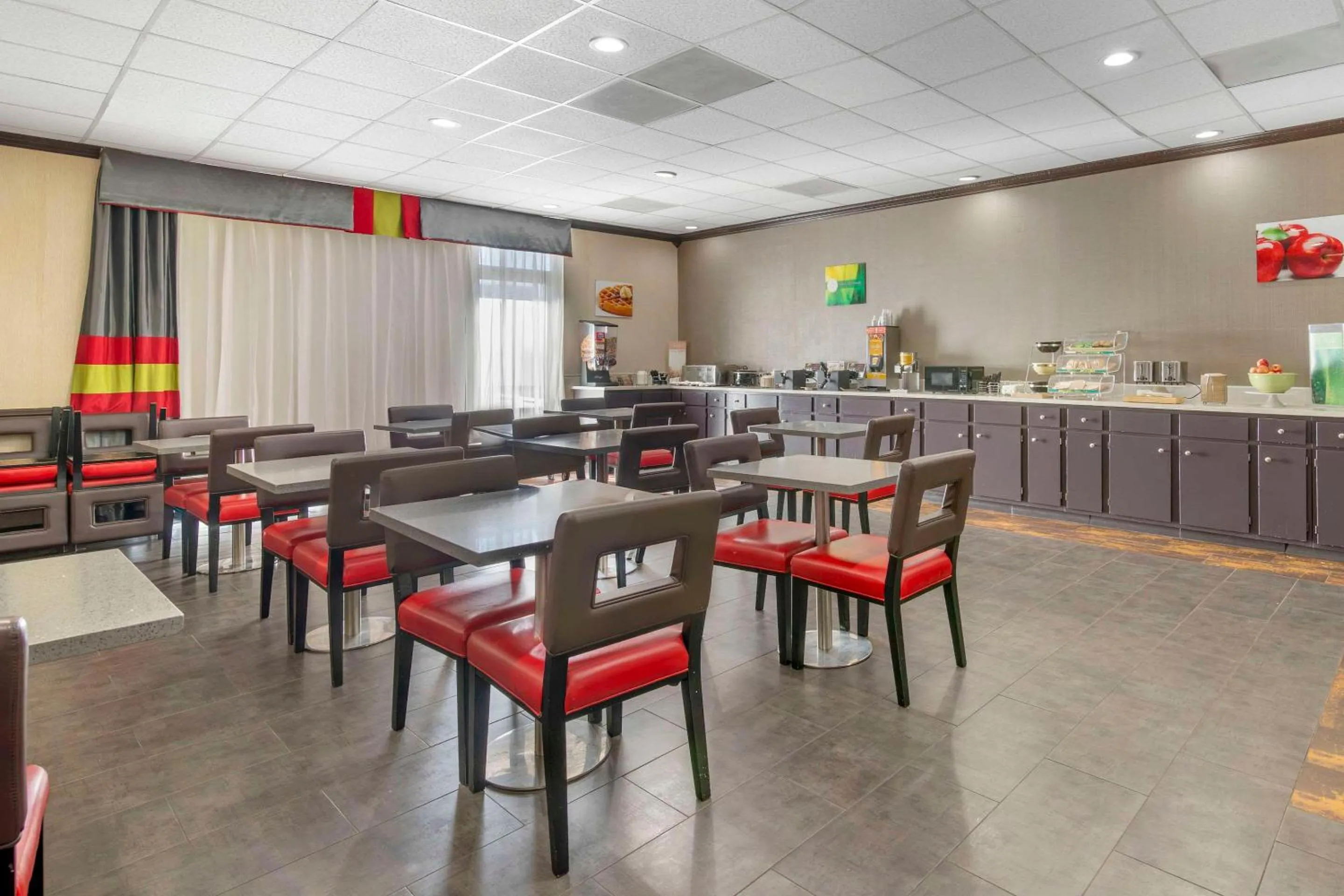 Breakfast in Quality Inn & Suites Hardeeville - Savannah North