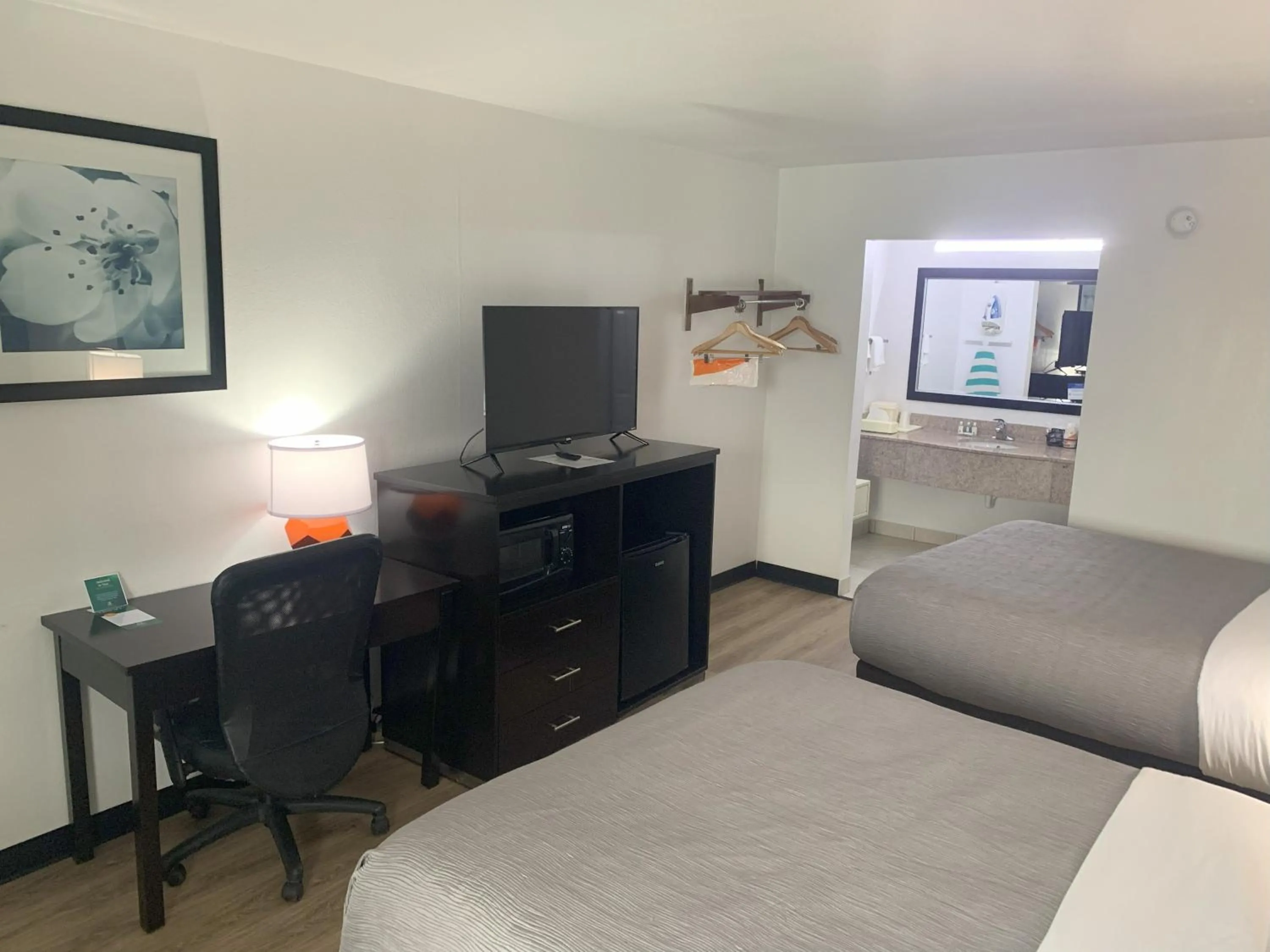 Bed in Quality Inn & Suites Hardeeville - Savannah North