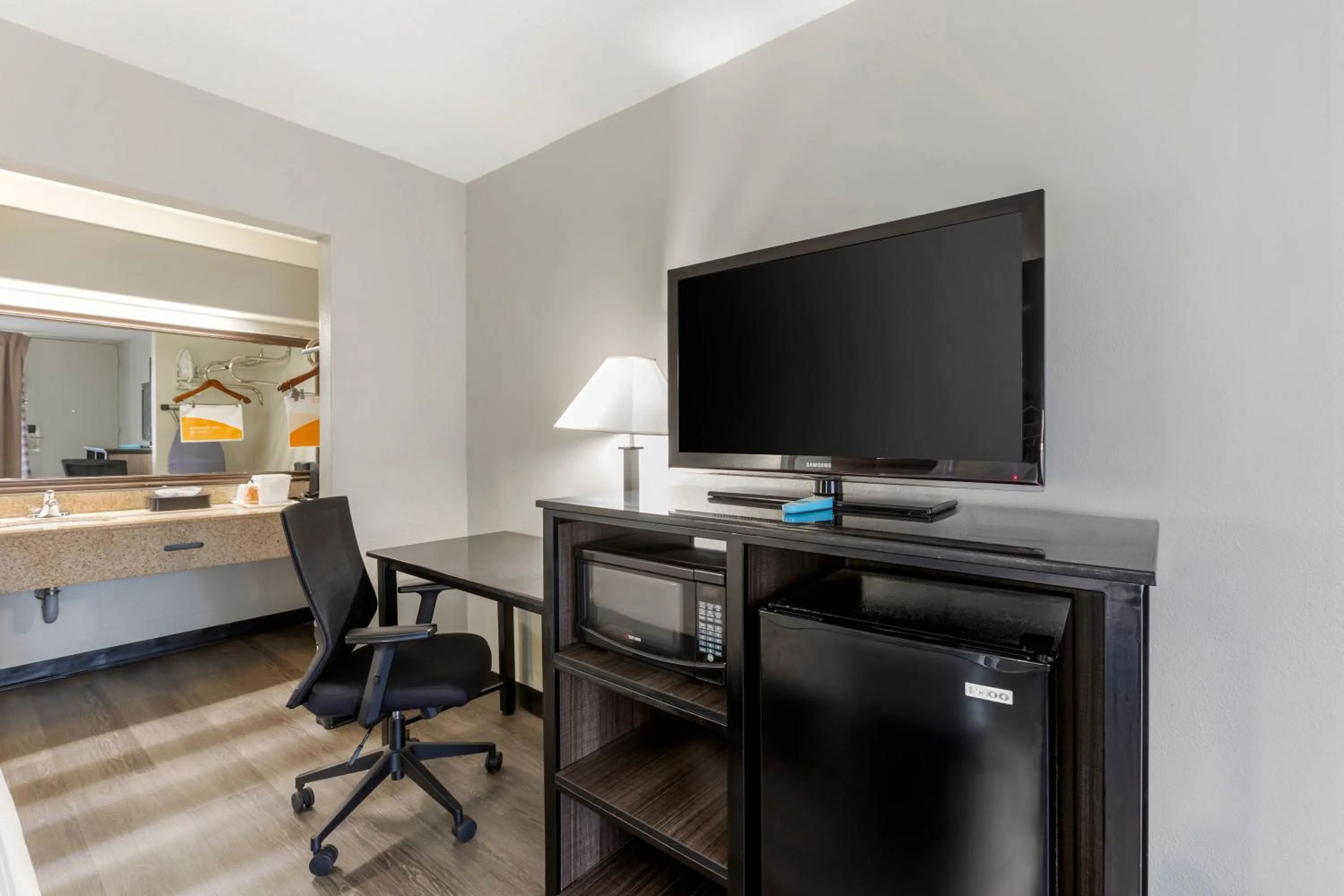 Bedroom in Quality Inn & Suites Santee I-95