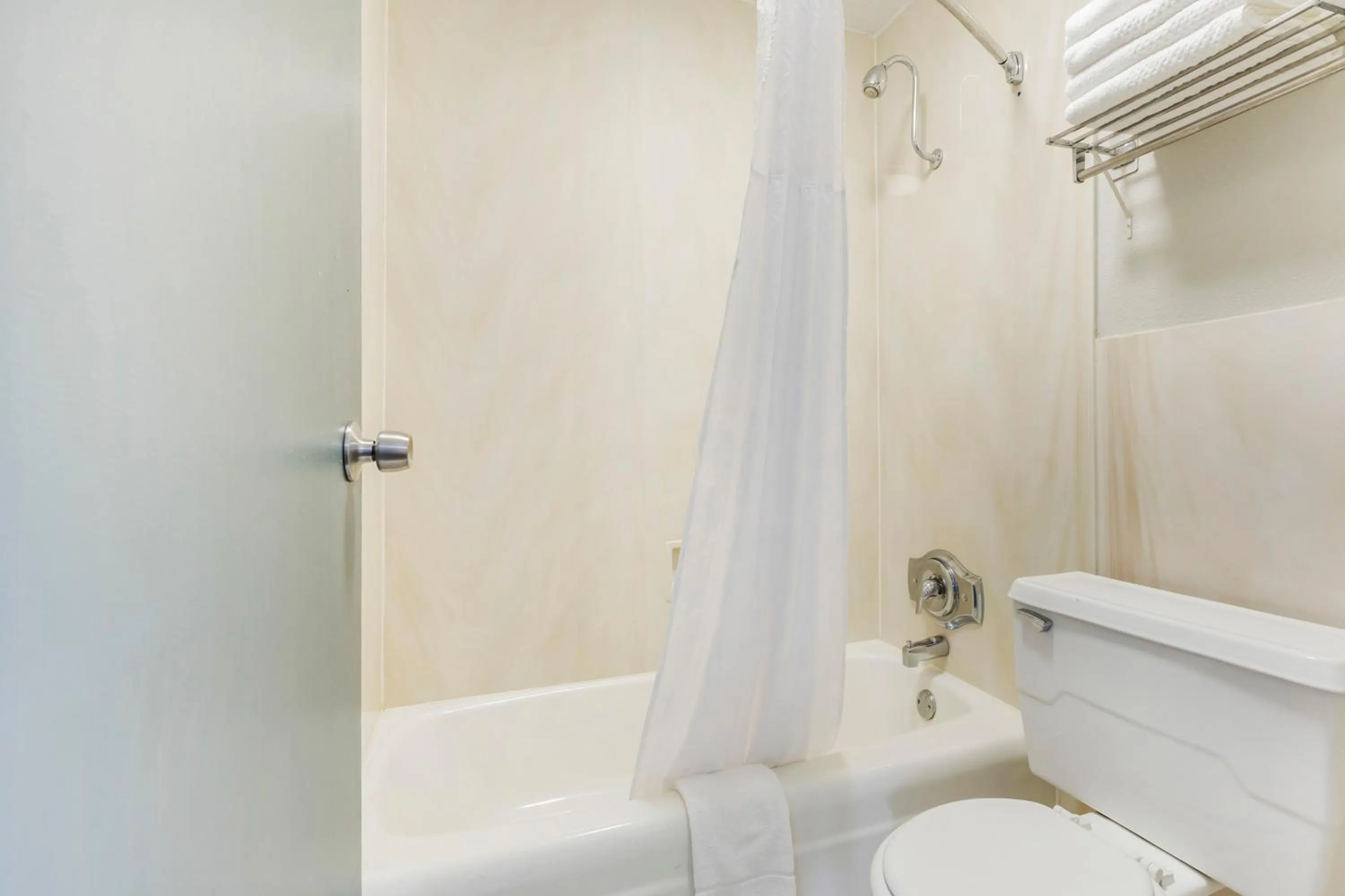 Bathroom in Quality Inn & Suites Santee I-95