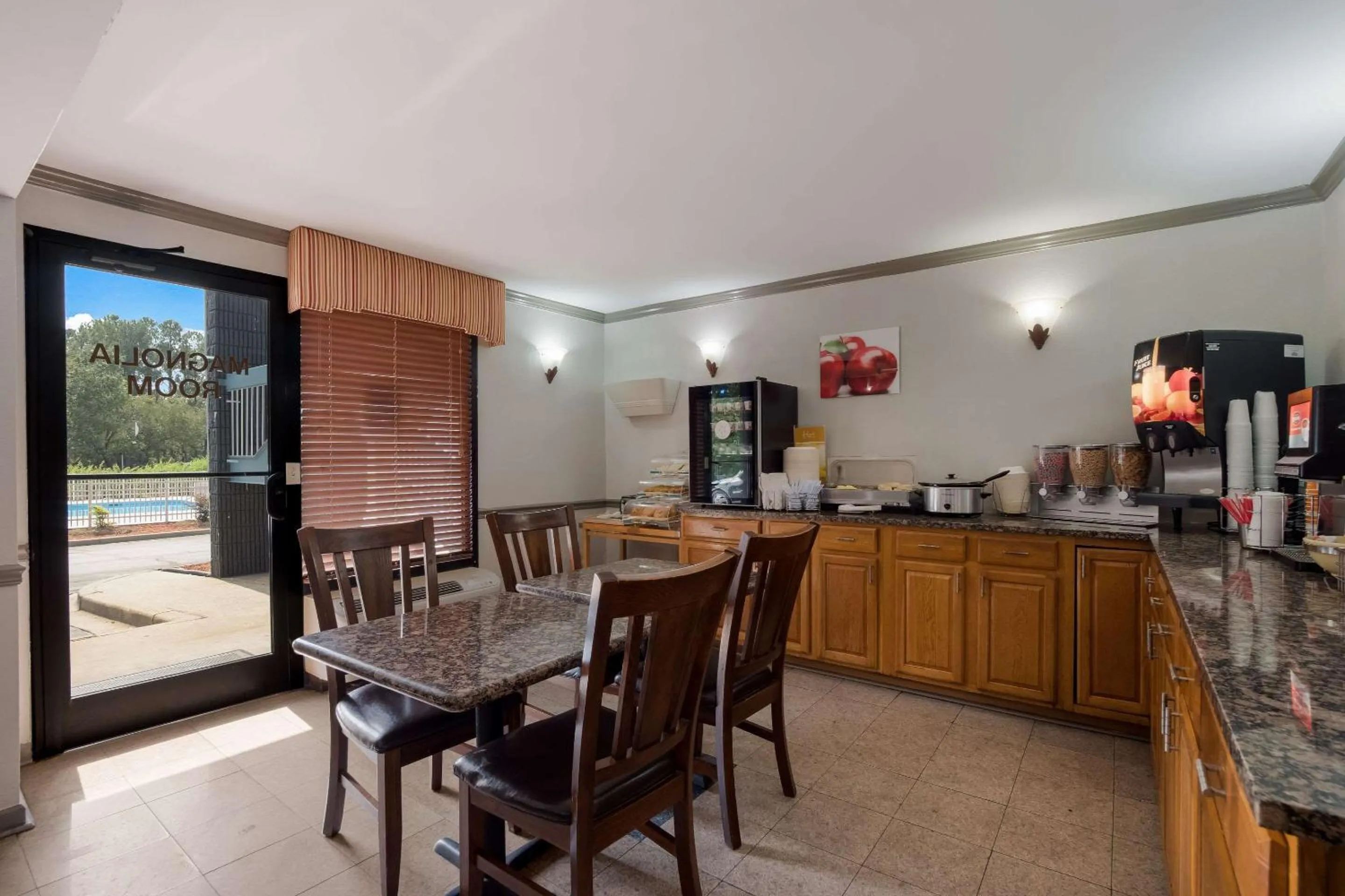 Breakfast in Quality Inn Fort Jackson