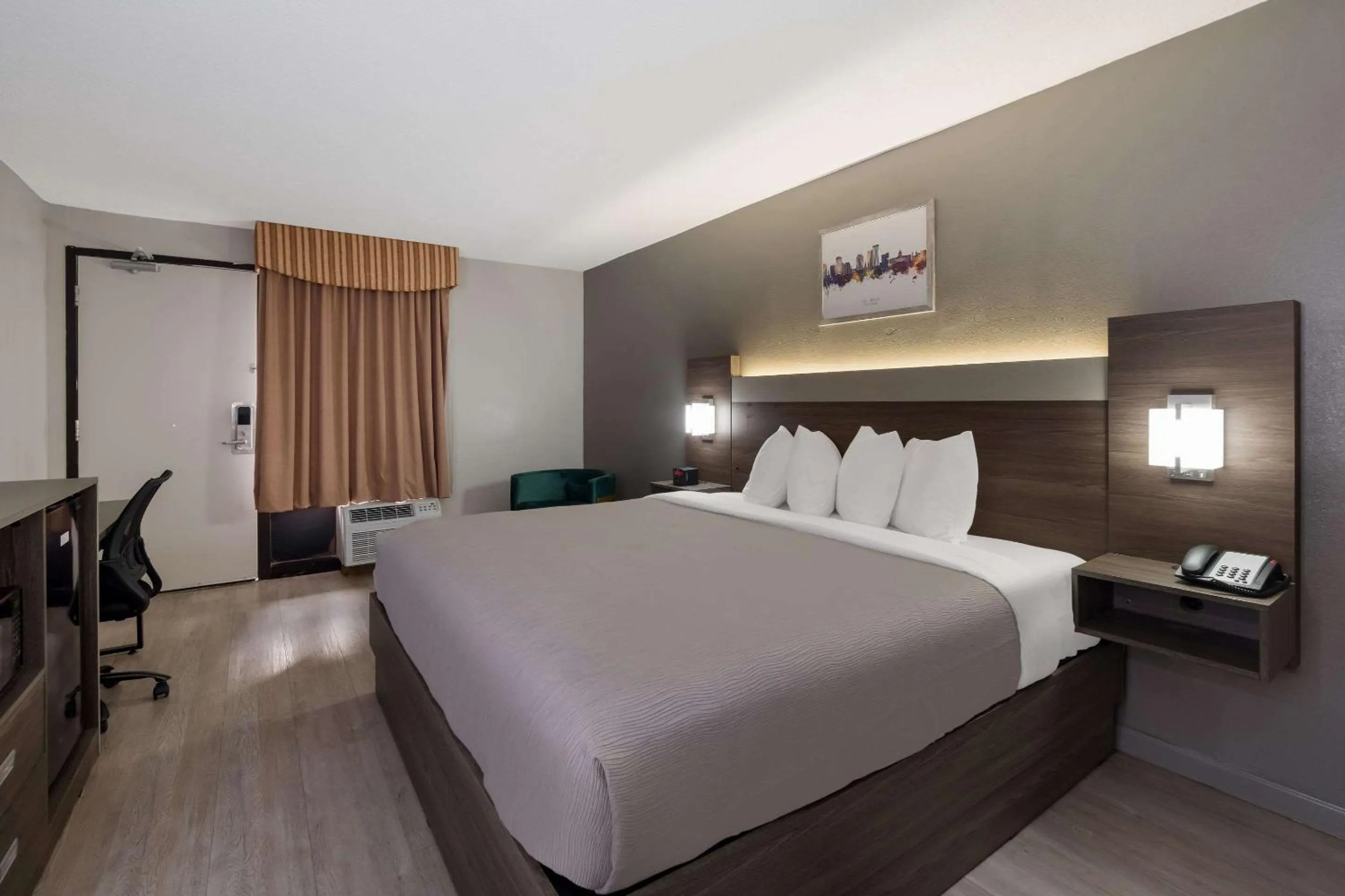 Bedroom, Bed in Quality Inn Fort Jackson