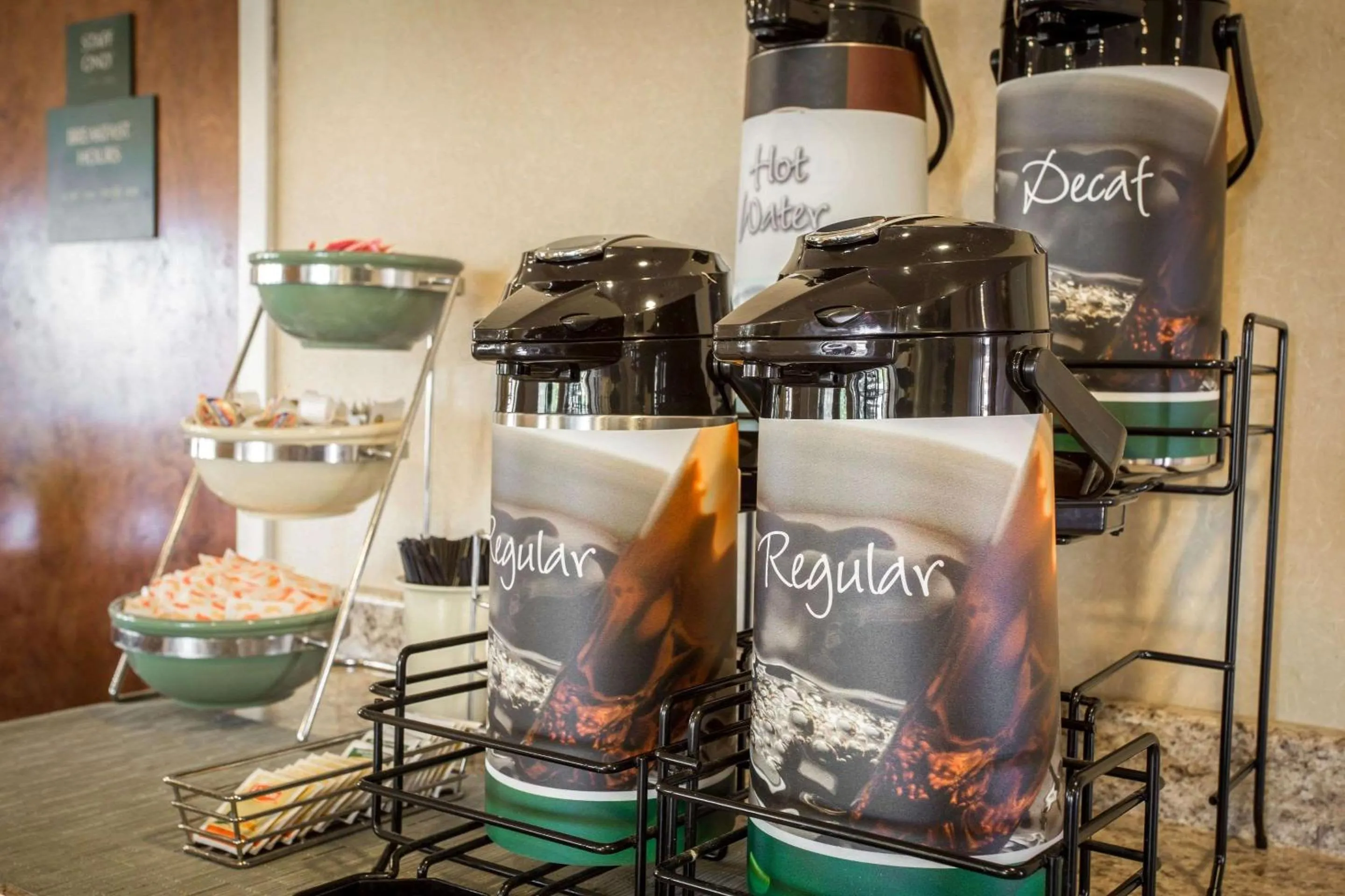 Restaurant/places to eat in Quality Inn Aiken North