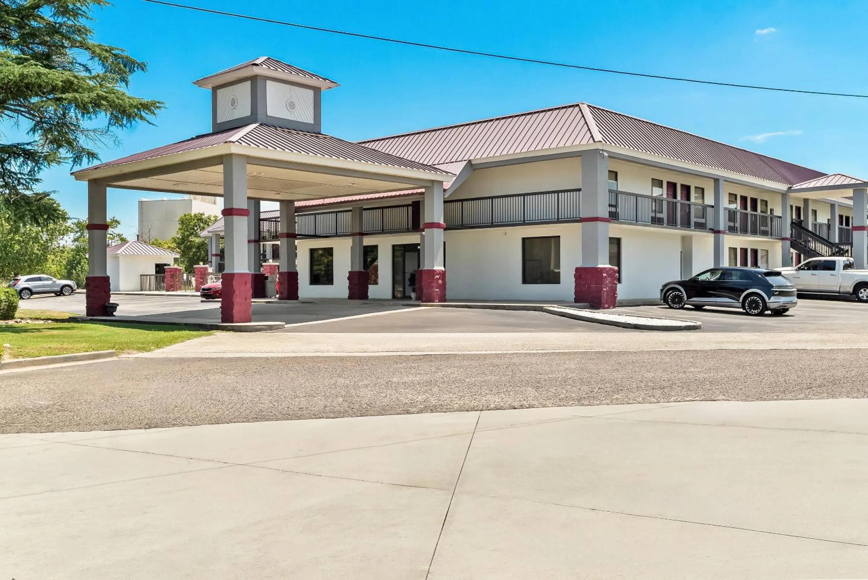 Property building in Quality Inn Aiken North