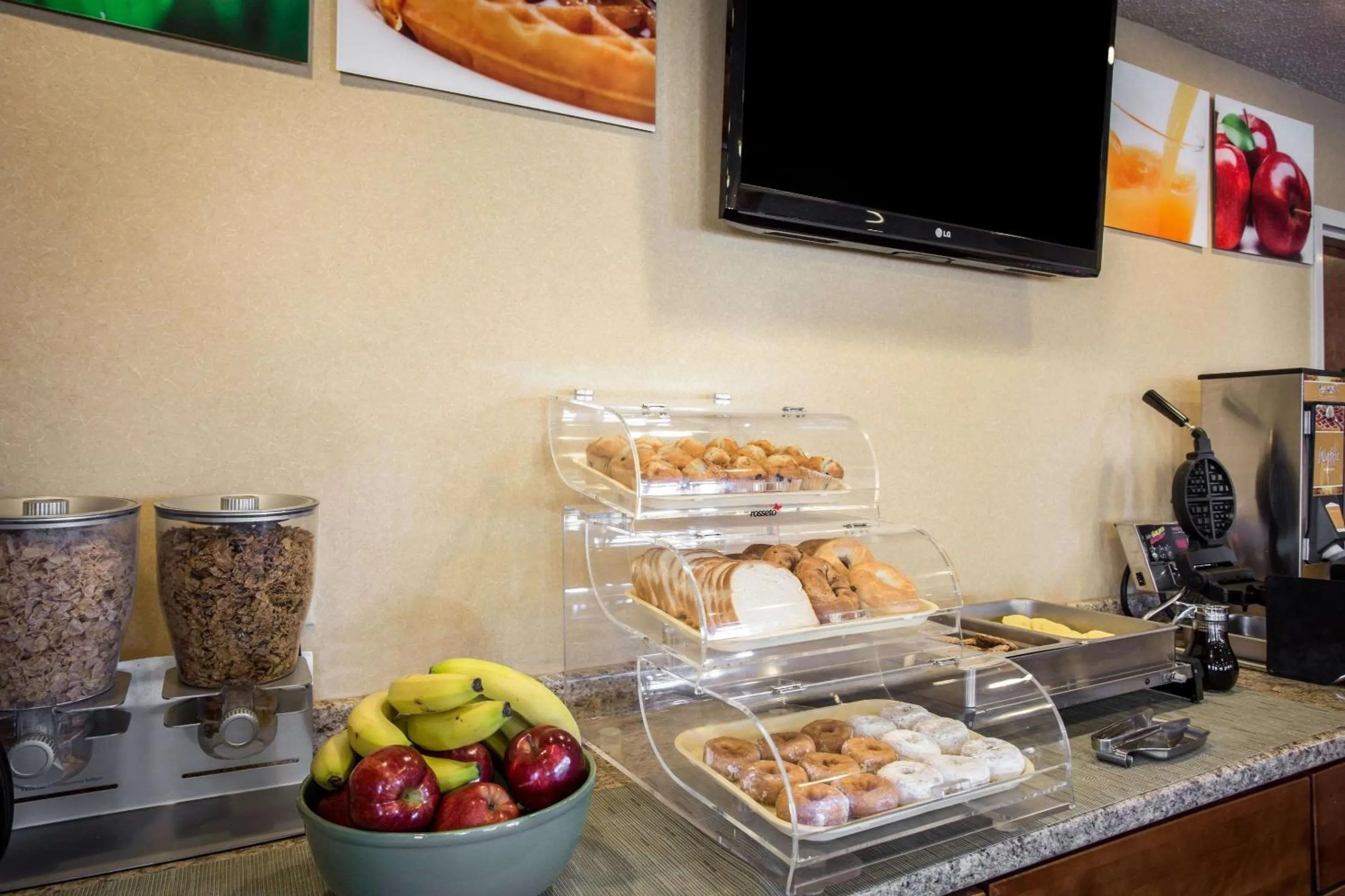 Restaurant/places to eat in Quality Inn Aiken North