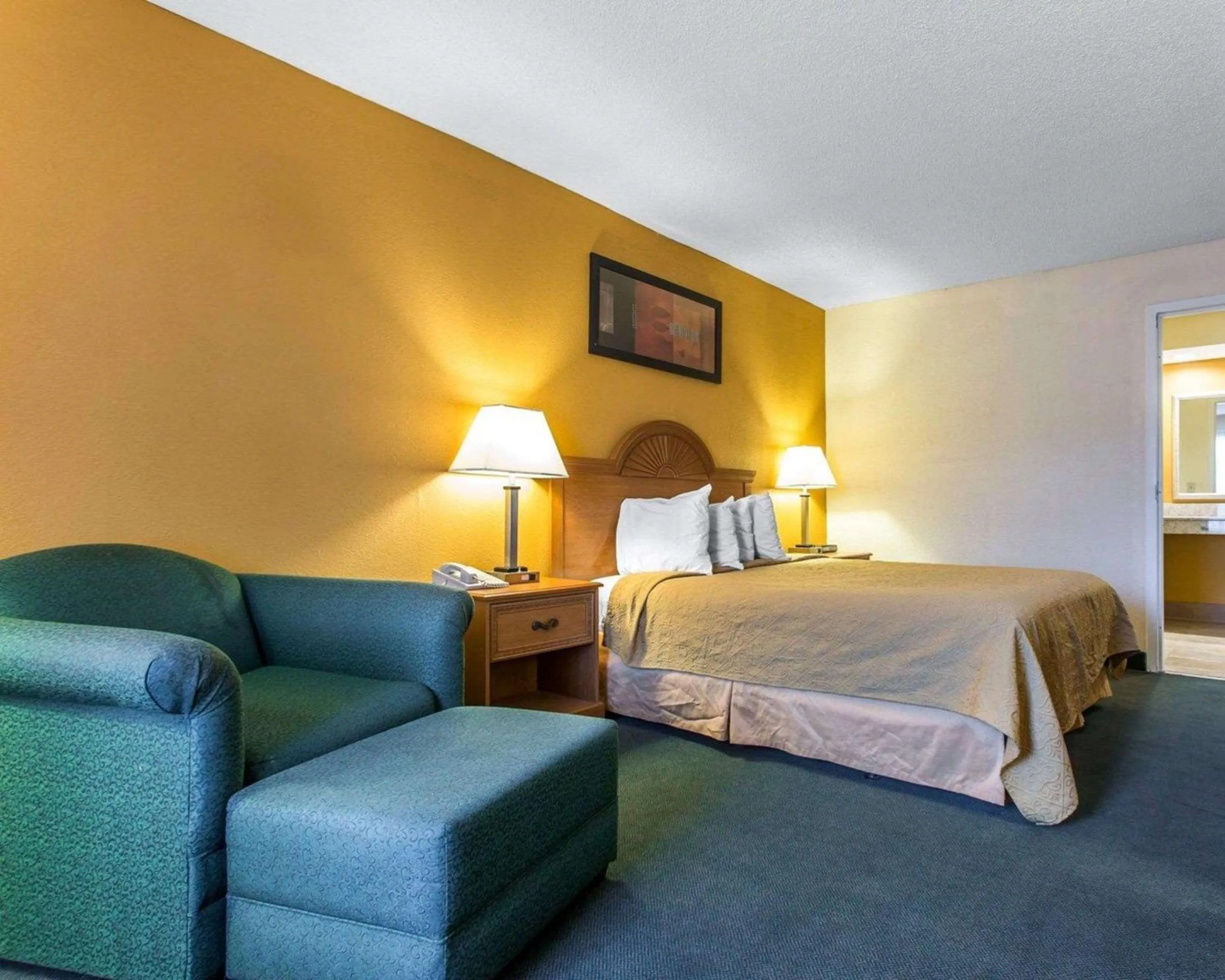 Photo of the whole room, Bed in Quality Inn Aiken North