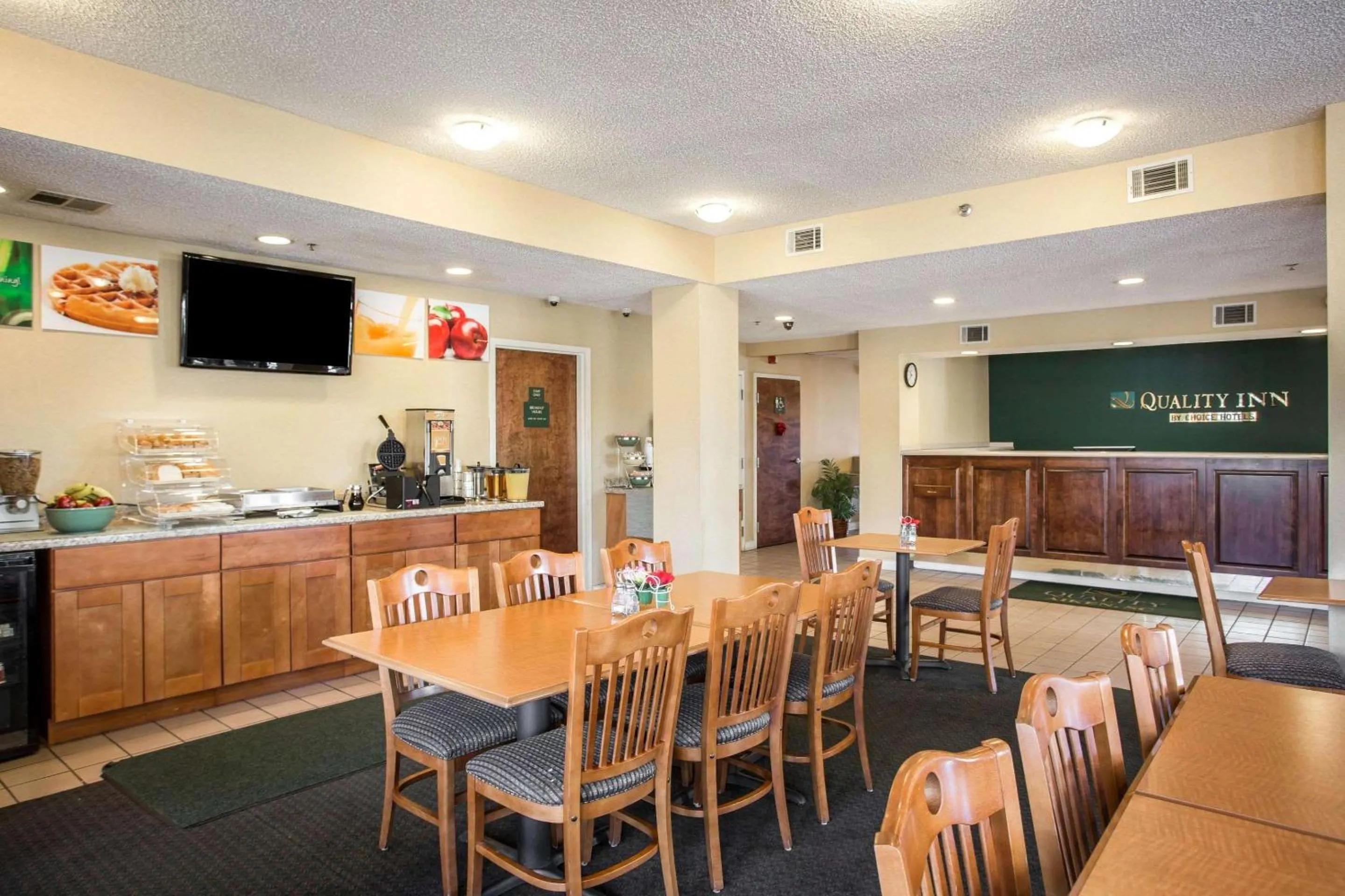 Restaurant/places to eat in Quality Inn Aiken North